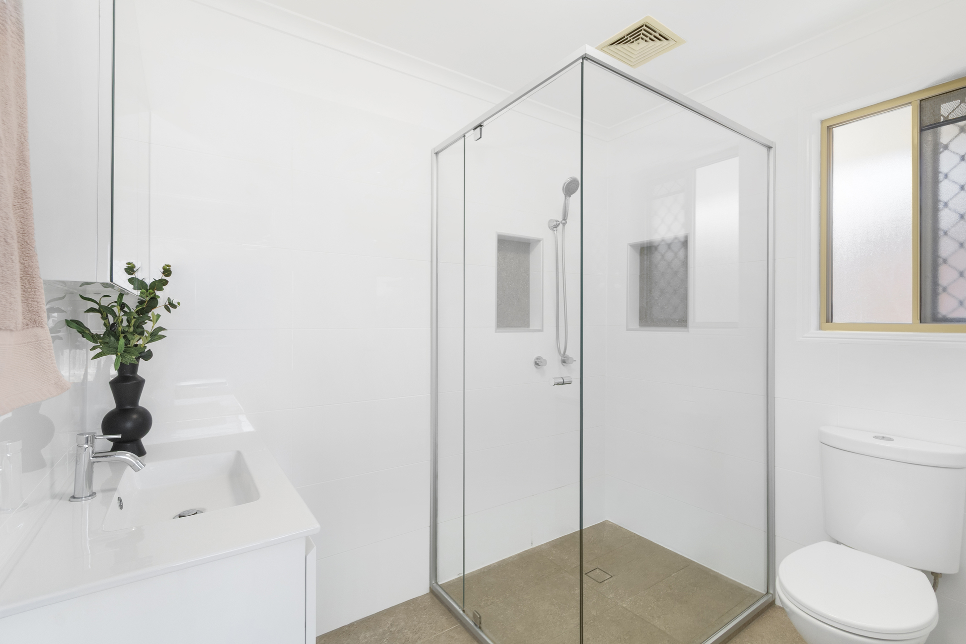 4-bedroom house at 31 Roundelay Drive, Varsity Lakes QLD 4227, Gold Coast, Queensland