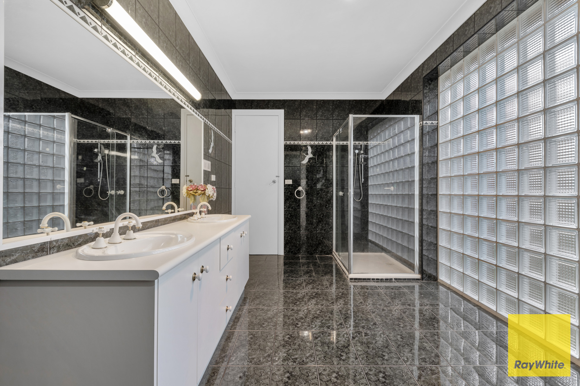 7-bedroom house at 18 BINDOWAN DRIVE, Hoppers Crossing VIC 3029, Wyndham, Victoria