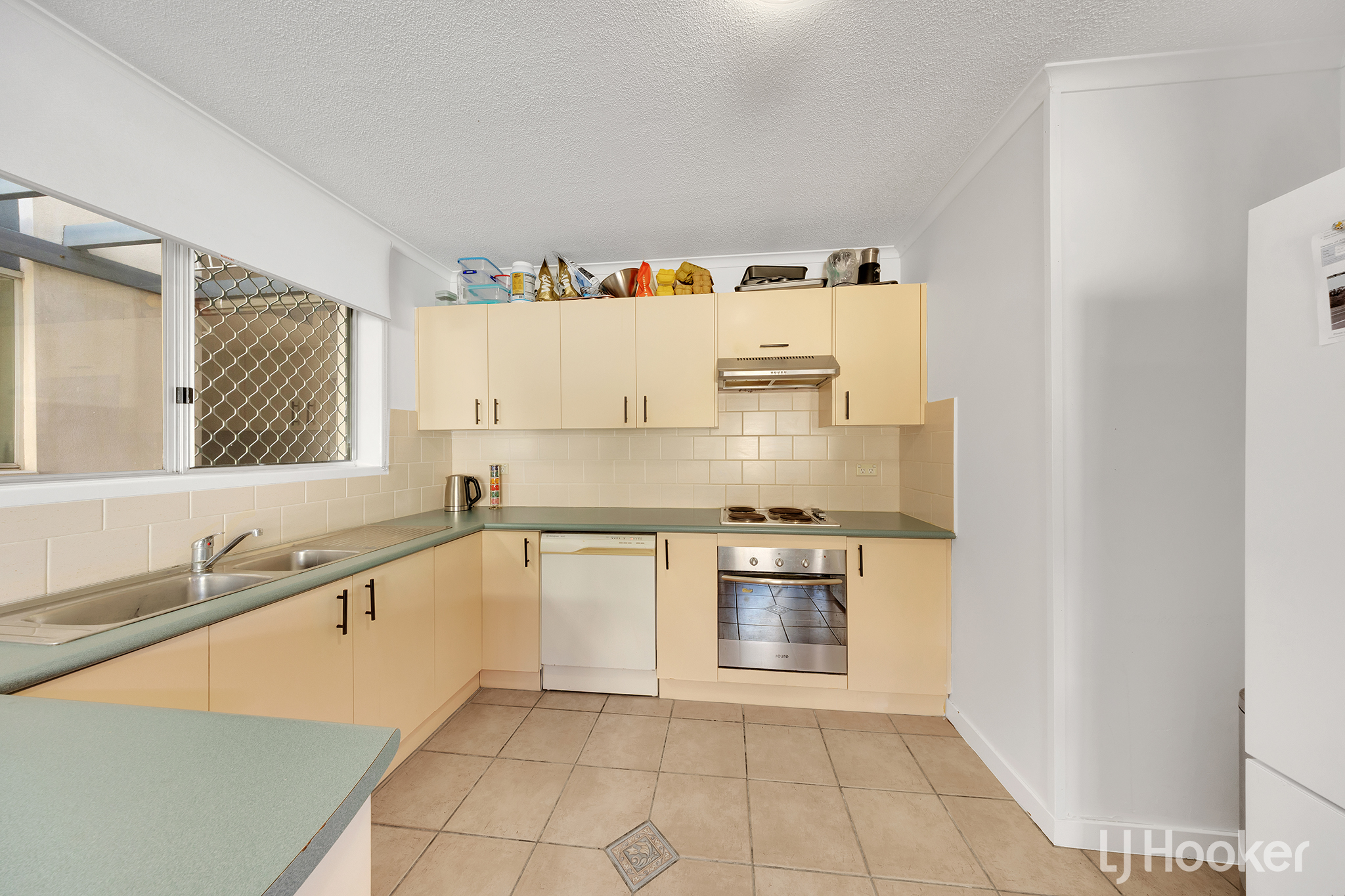 1/141 Auckland Street, Gladstone Central, QLD 4680 - Image 2