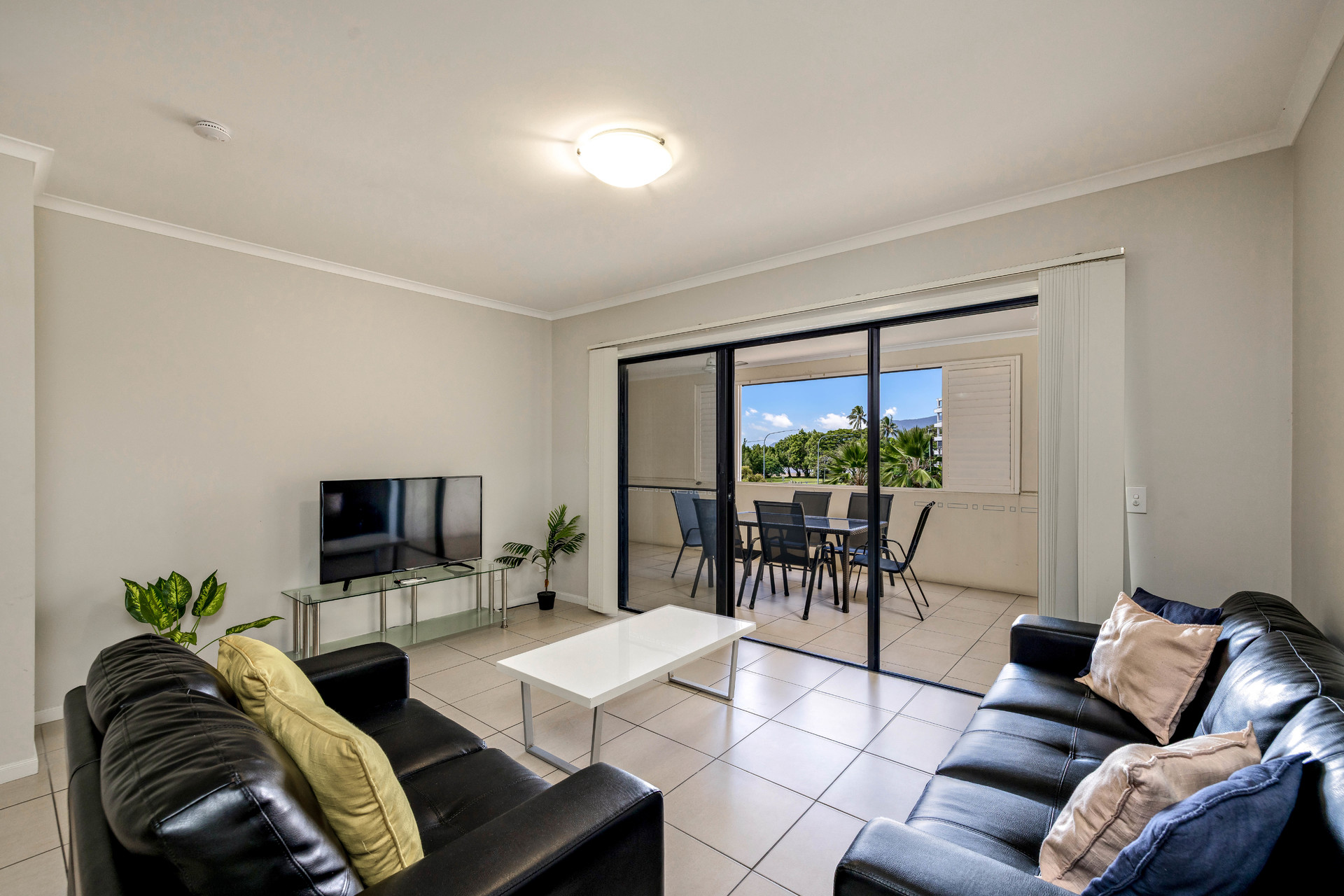 EDGE APARTMENTS CAIRNS 208 331-337 LAKE STREET, CAIRNS NORTH QLD 4870 - Image 1
