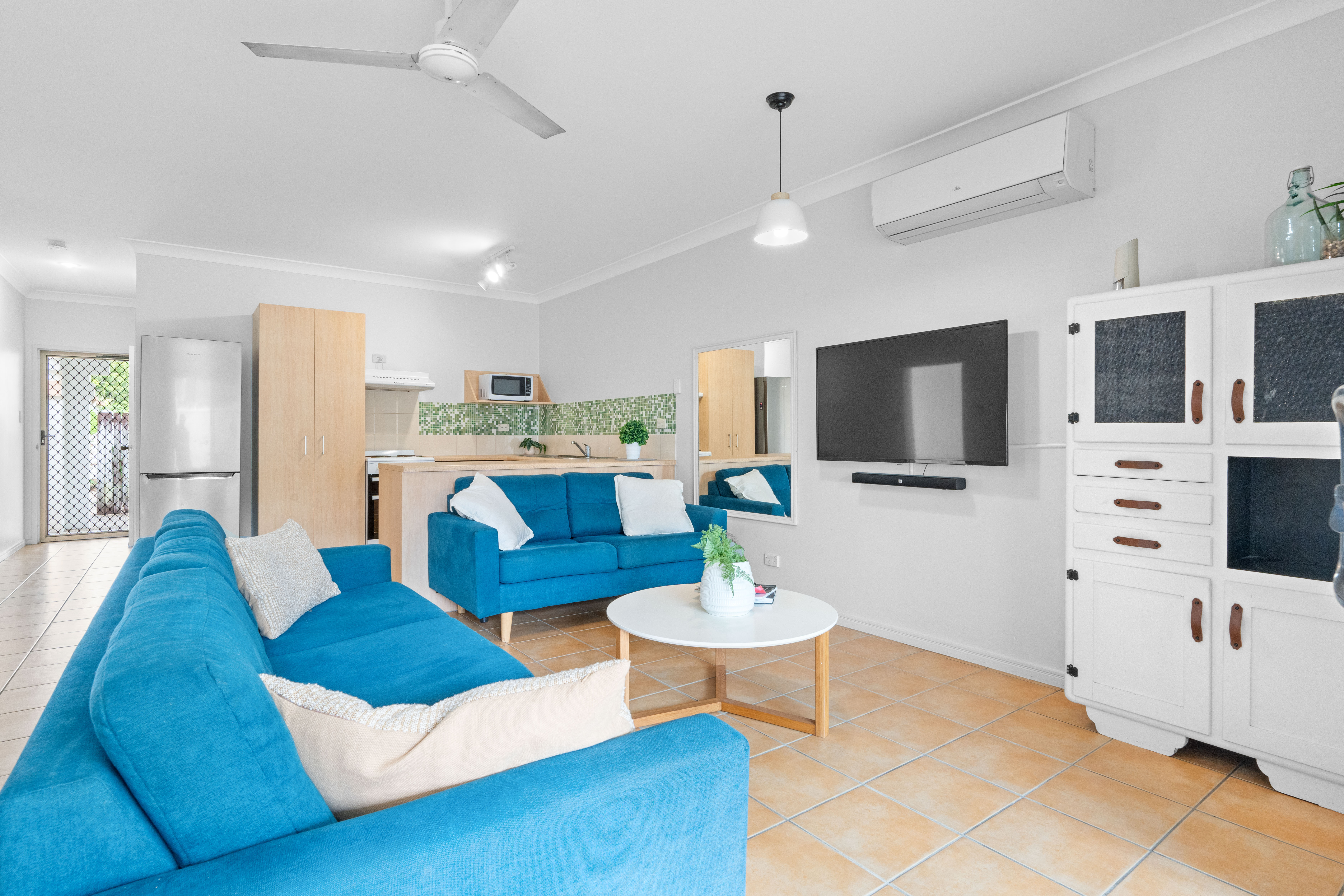 7 5-7 OYSTER COURT, TRINITY BEACH QLD 4879 - Image 1
