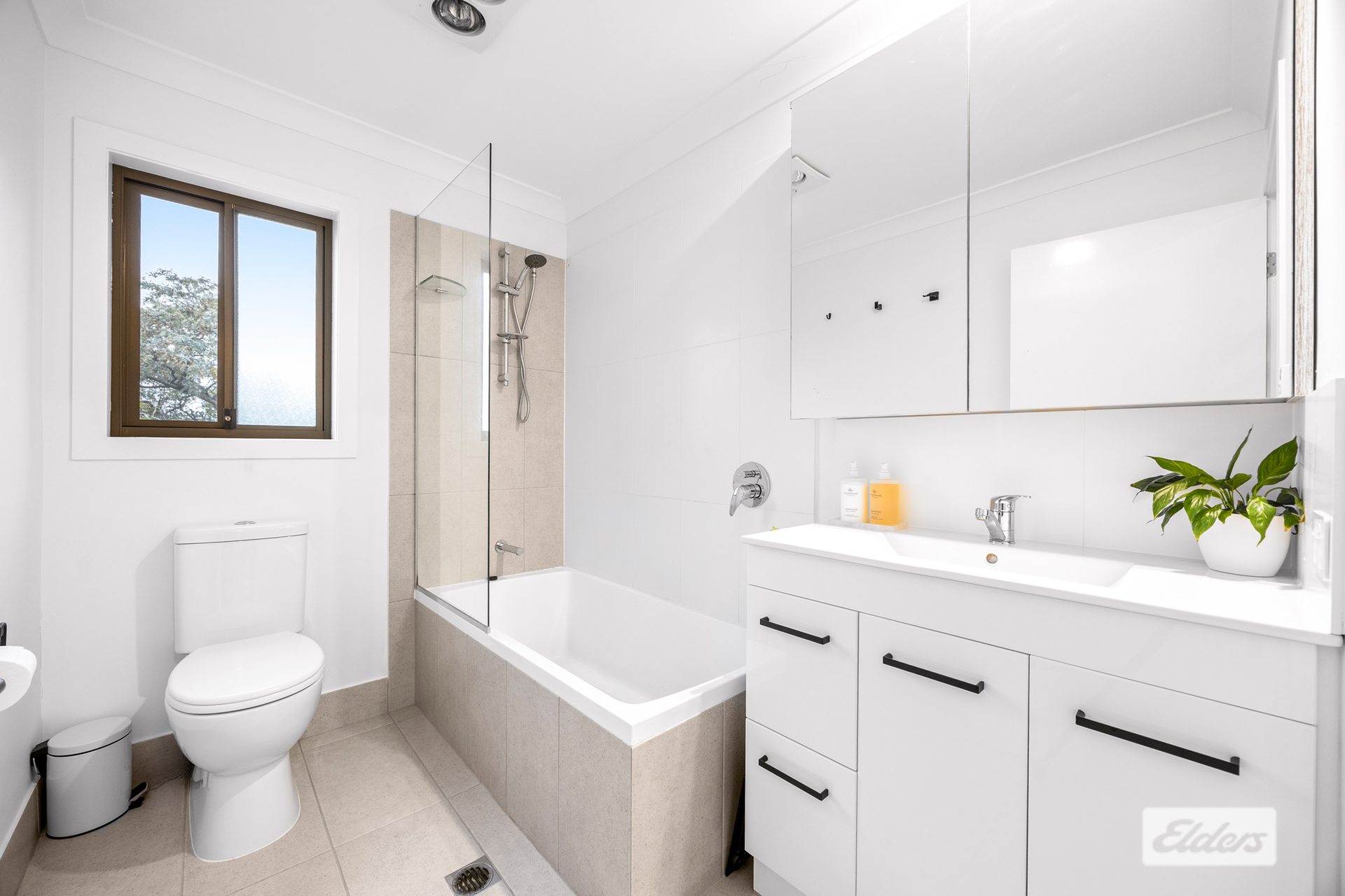 4-bedroom unit at UNIT 13 25-27 ARAFURA AVENUE, Loganholme QLD 4129, Logan, Queensland