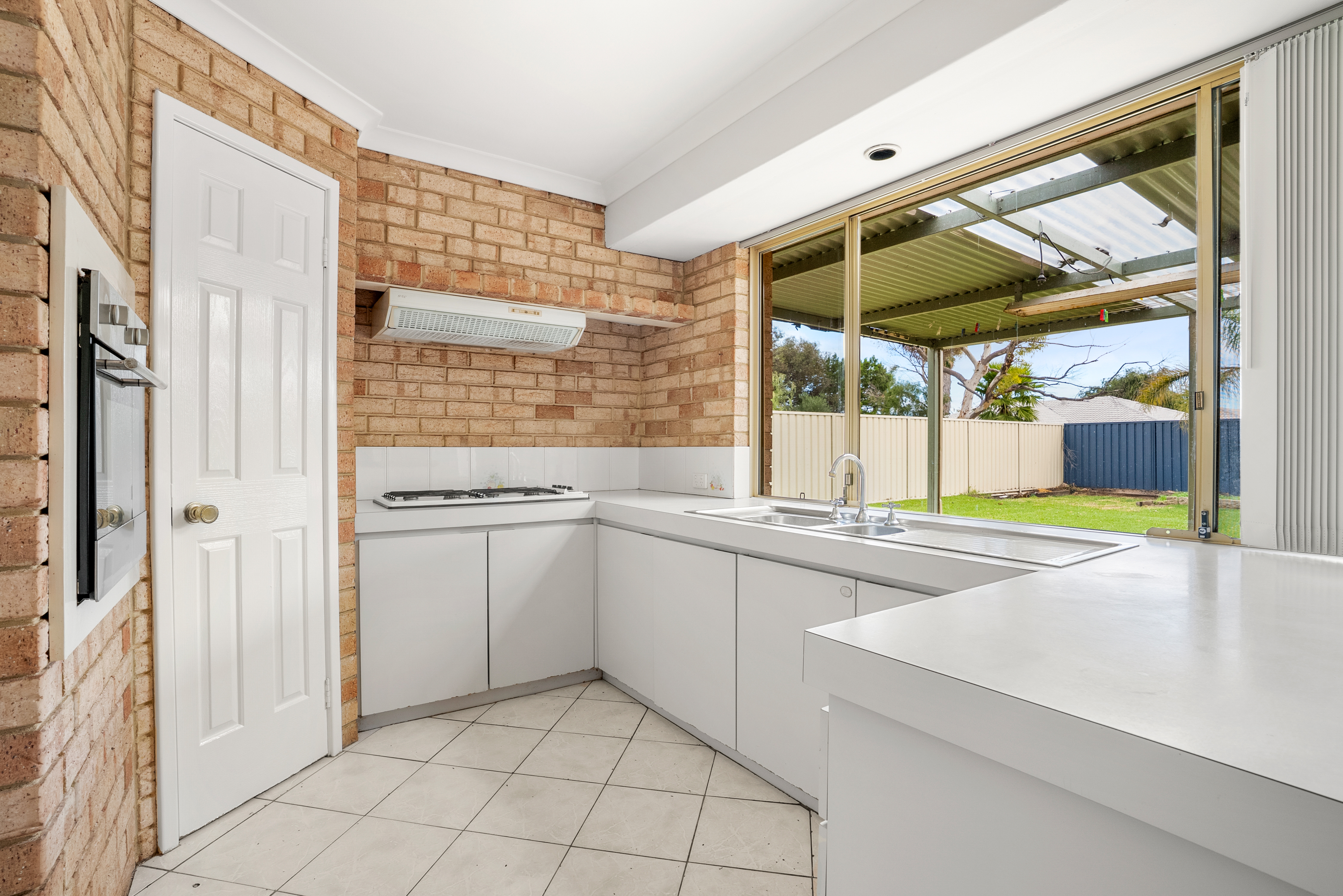 5 Lisbon Place, Warnbro, WA 6169 - Image 2