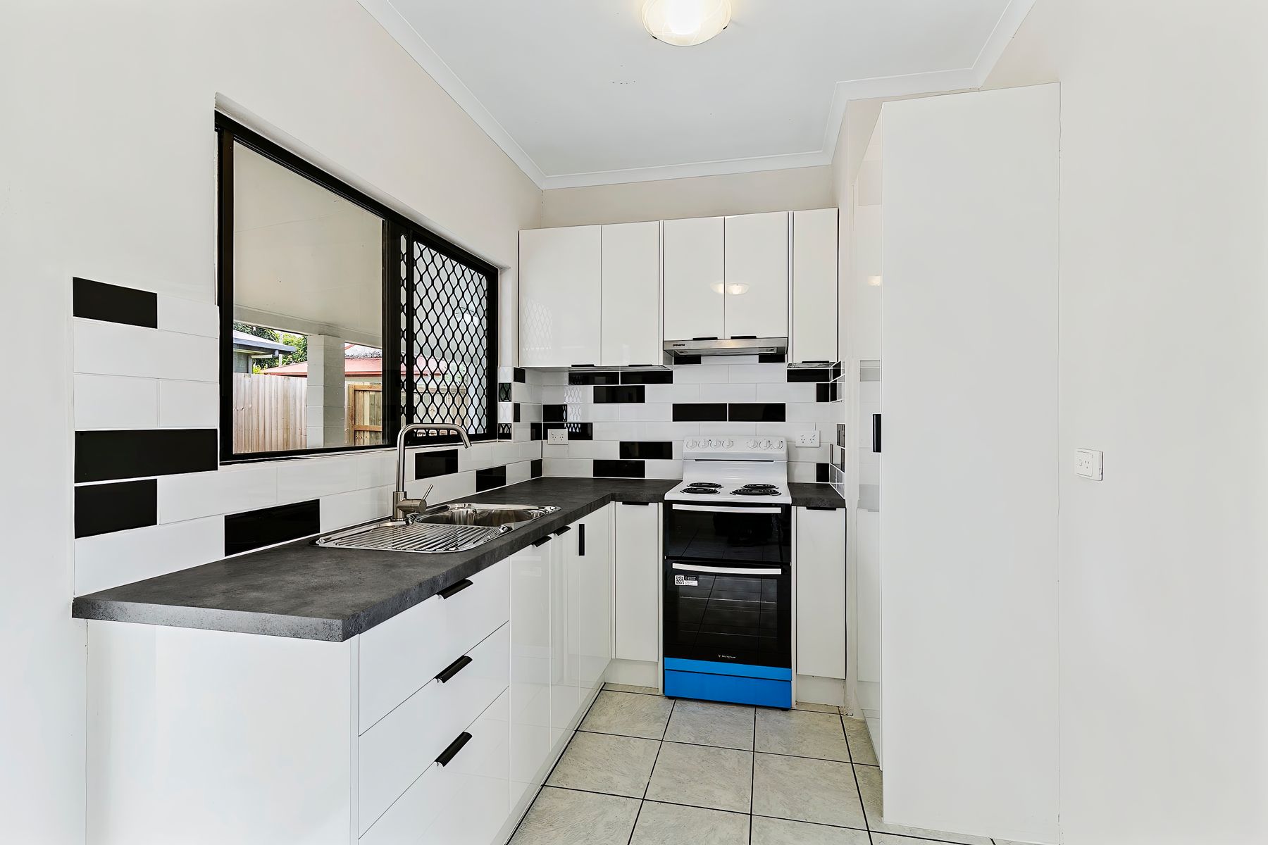 2-bedroom unit at 2 1 SEARY CLOSE, WHITFIELD QLD 4870, Cairns, Queensland