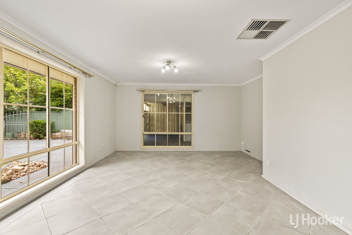 2 PINEHURST COURT, Craigmore SA 5114 - Image 5