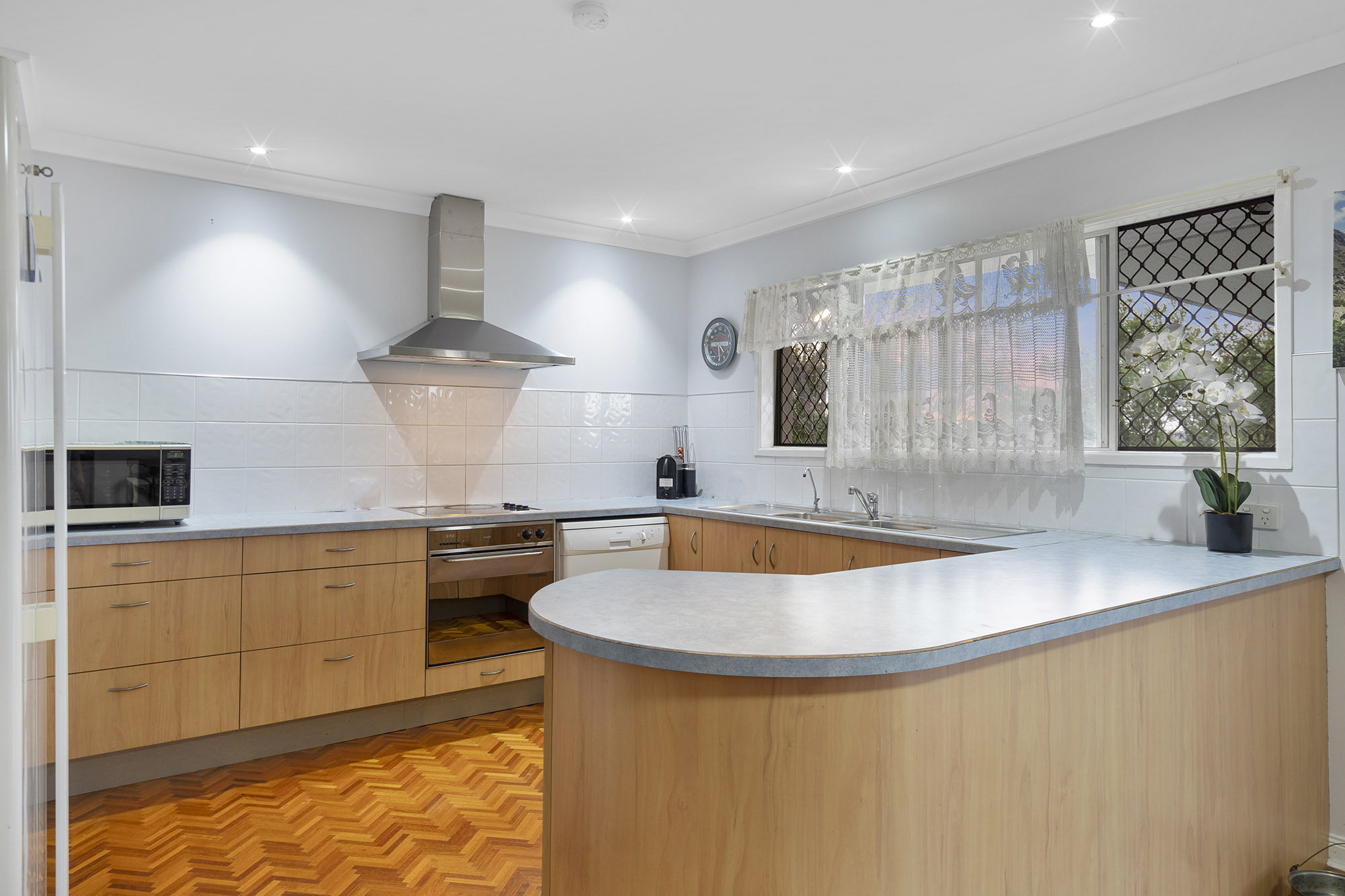 16 CAMARO STREET, Runcorn QLD 4113 - Image 5