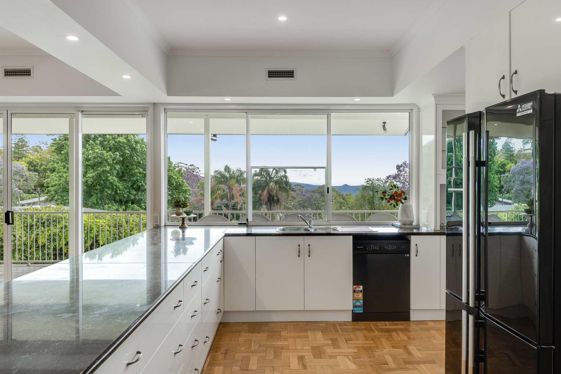 7-bedroom house at 7 Curzon Street, Mount Lofty, QLD 4350, , Queensland