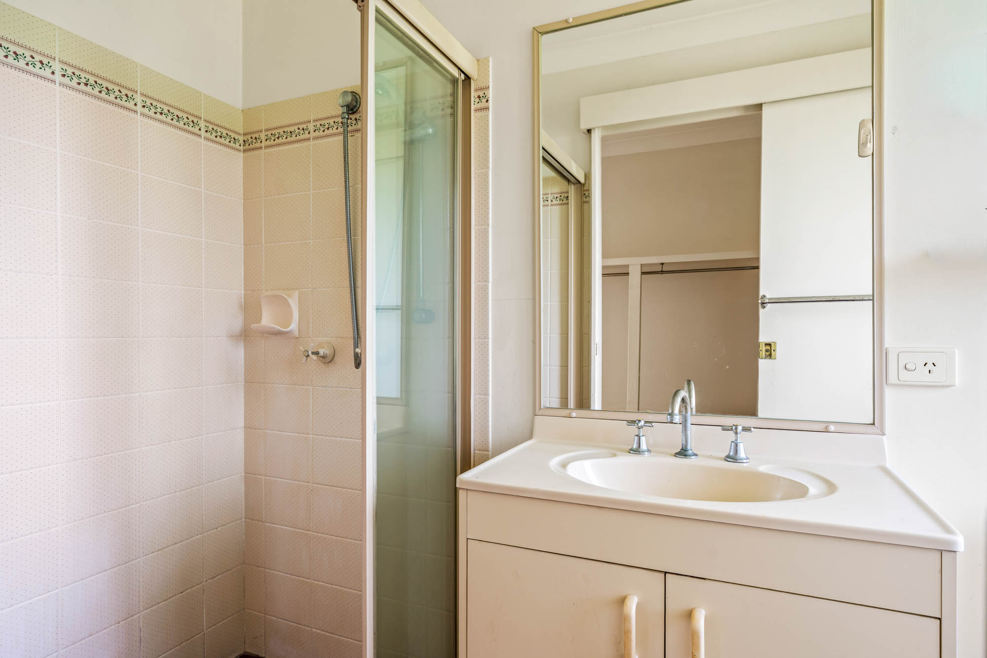 23 Bay Drive, Russell Island, QLD 4184 - Image 8