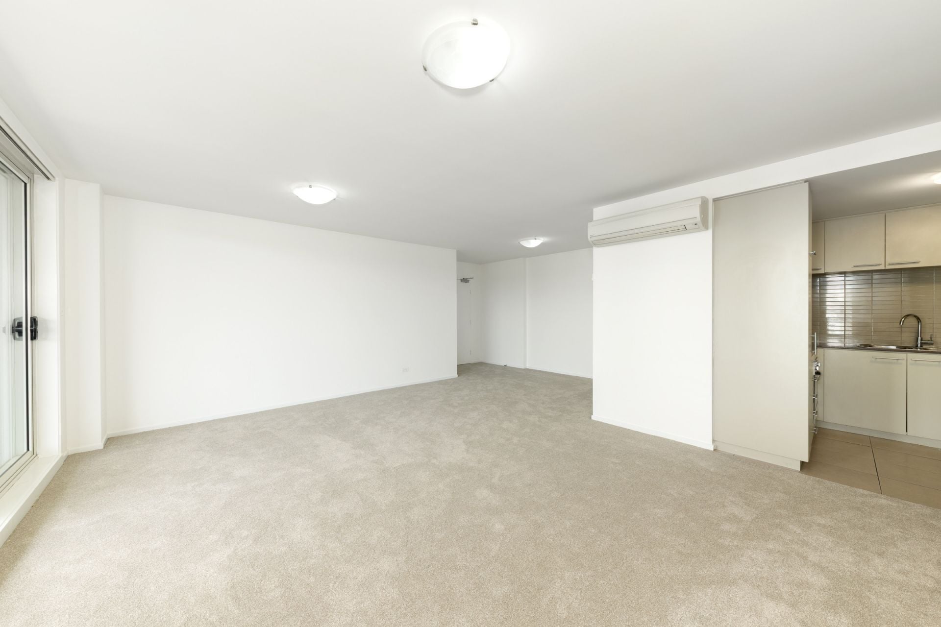ORACLE 138 64 COLLEGE STREET, BELCONNEN ACT 2617 - Image 6