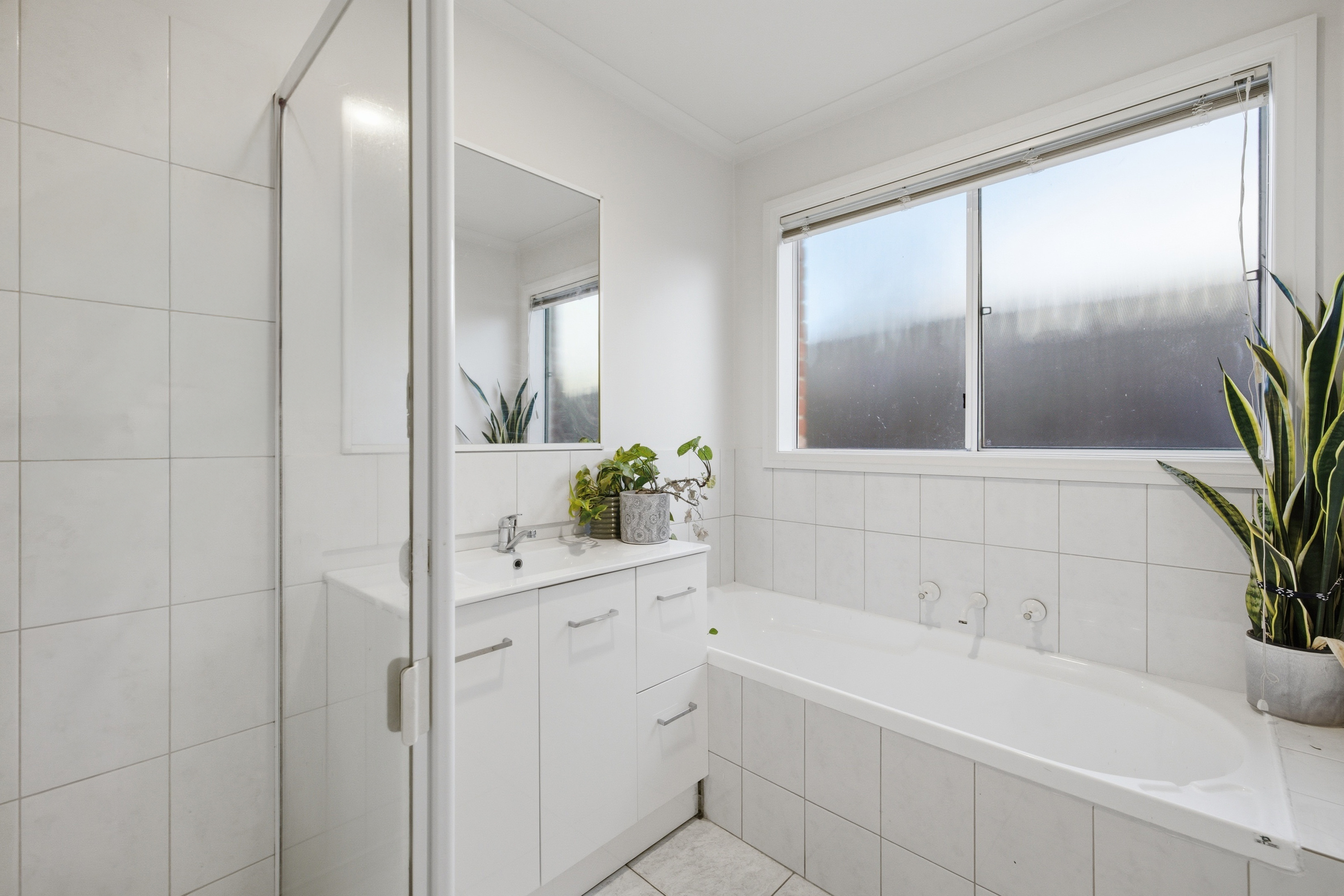 3-bedroom unit at 2/92 Mountain Gate Drive, Ferntree Gully, VIC 3156, Knox, Victoria