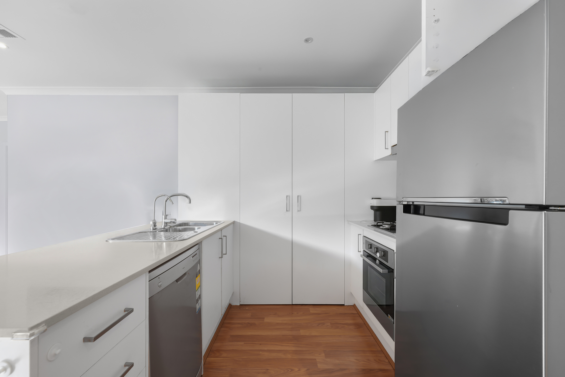 46 GALLANTRY AVENUE, Craigieburn VIC 3064 - Image 3