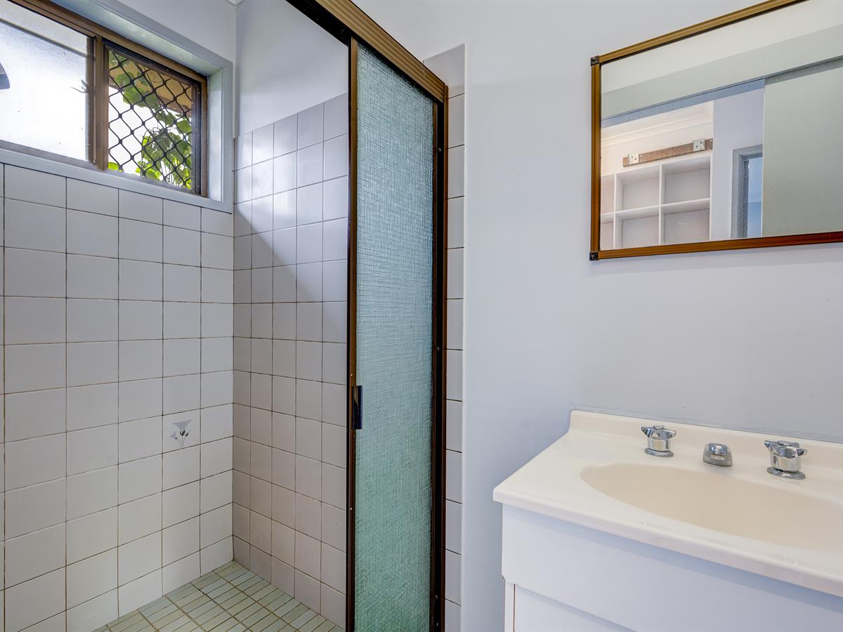 1-bedroom unit at GERALDTON GARDENS 19 1-3 BERGIN ROAD, INNISFAIL ESTATE QLD 4860, Cassowary Coast, Queensland