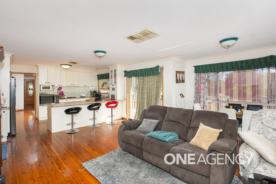 2 Delvin Place, Kooringal, NSW 2650 - Image 2