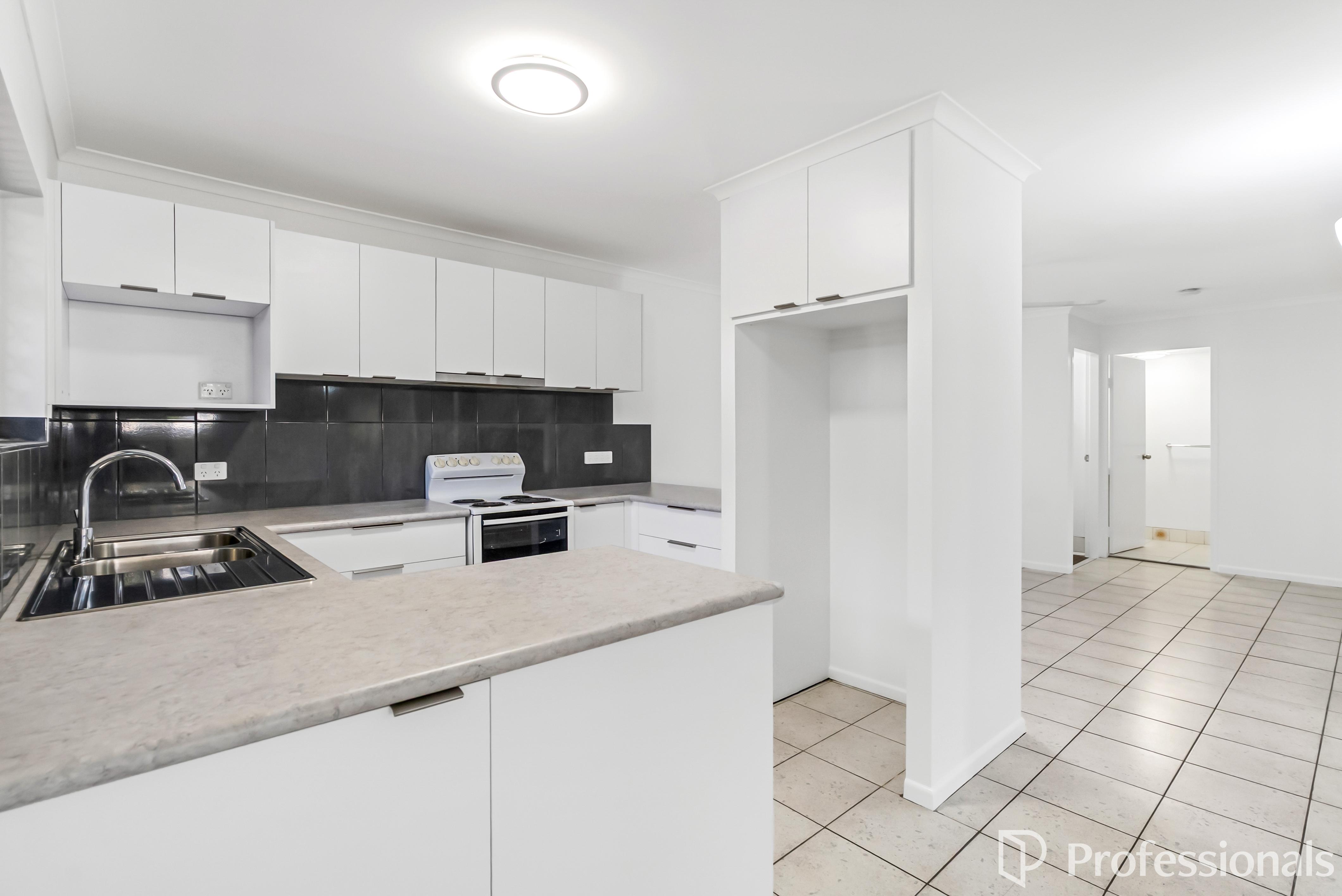 4 18 JENSEN STREET, MANOORA QLD 4870 - Image 6