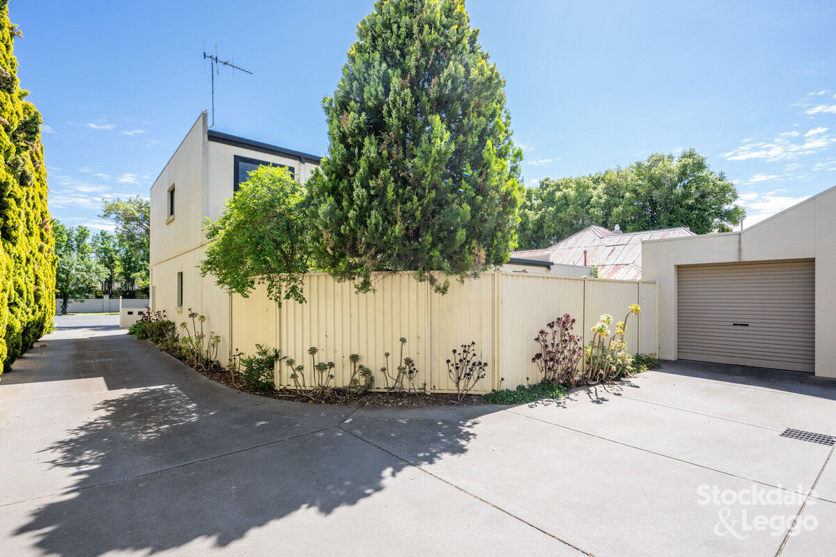 3-bedroom unit at 2/218 Fryers Street, Shepparton, VIC 3630, Greater Shepparton, Victoria