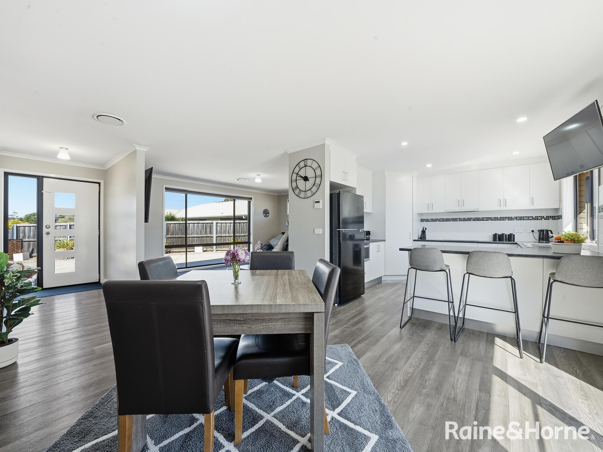 6 Olivia Court, Swansea, Tas, 7190 - Image 3