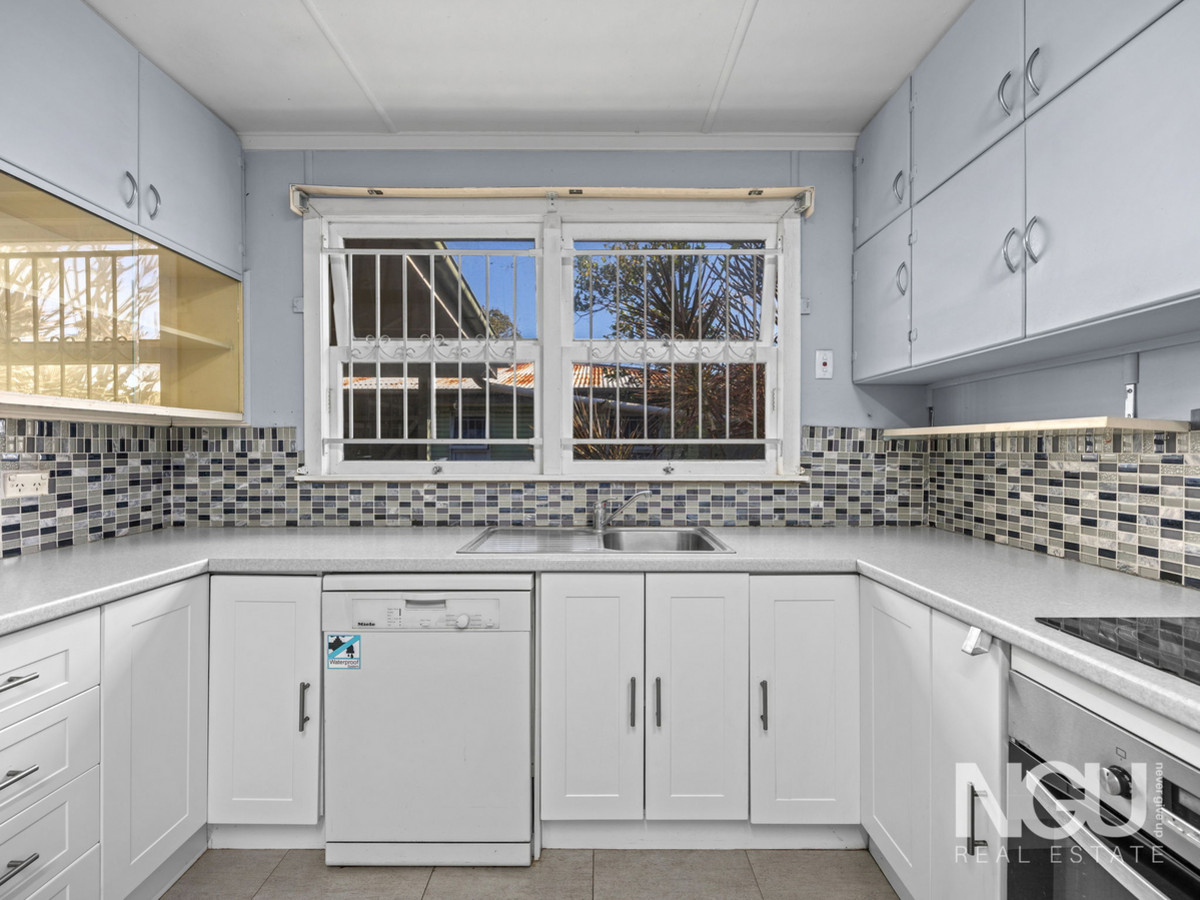 76 ROBERTSON ROAD, Eastern Heights QLD 4305 - Image 2