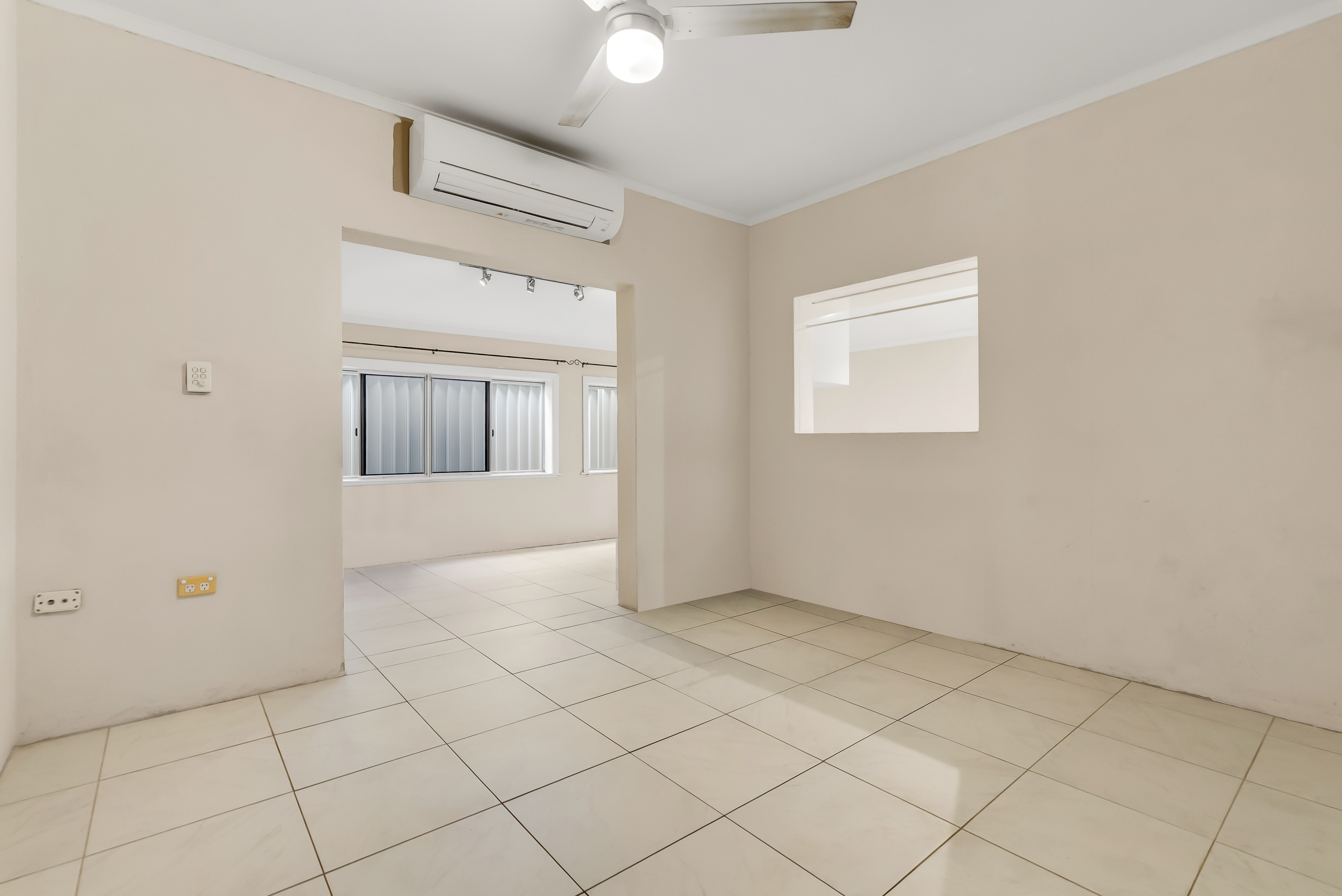 1/233 Buchan Street, Westcourt, QLD 4870 - Image 9
