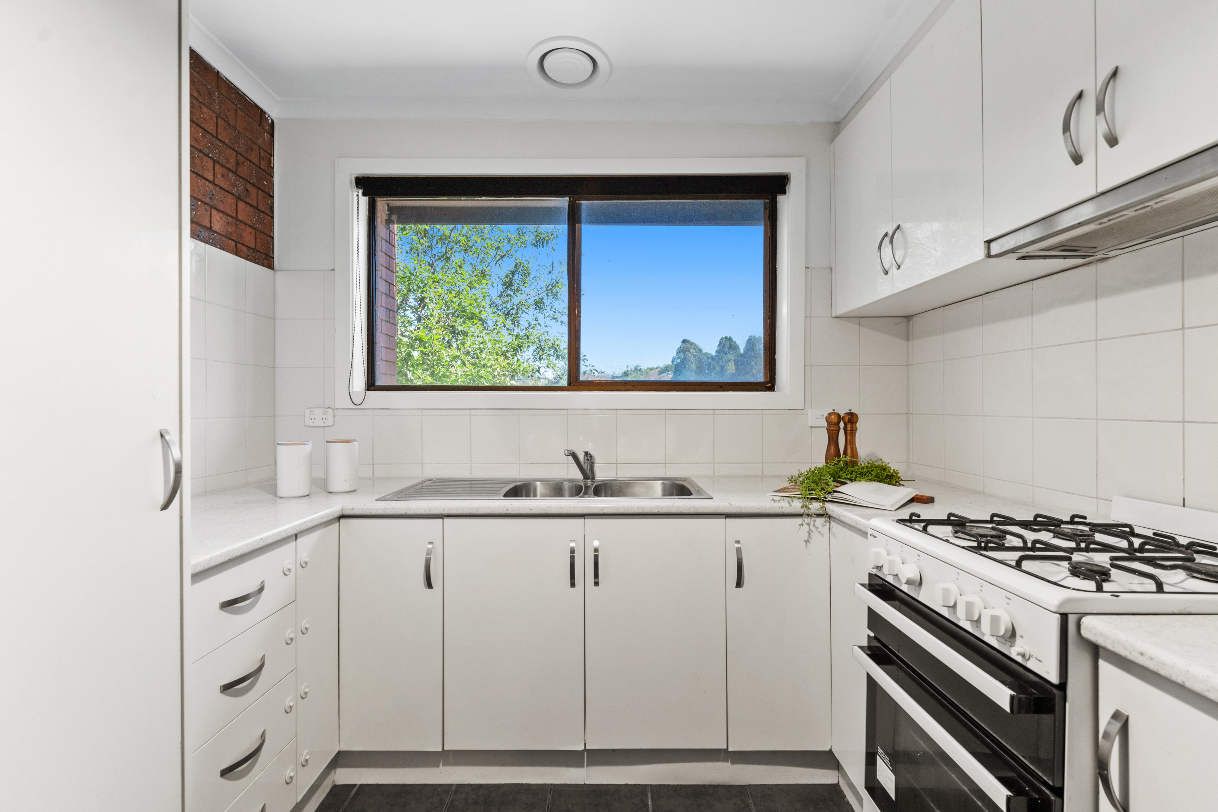 4/51 Spring Street, Thomastown, VIC 3074 - Image 3