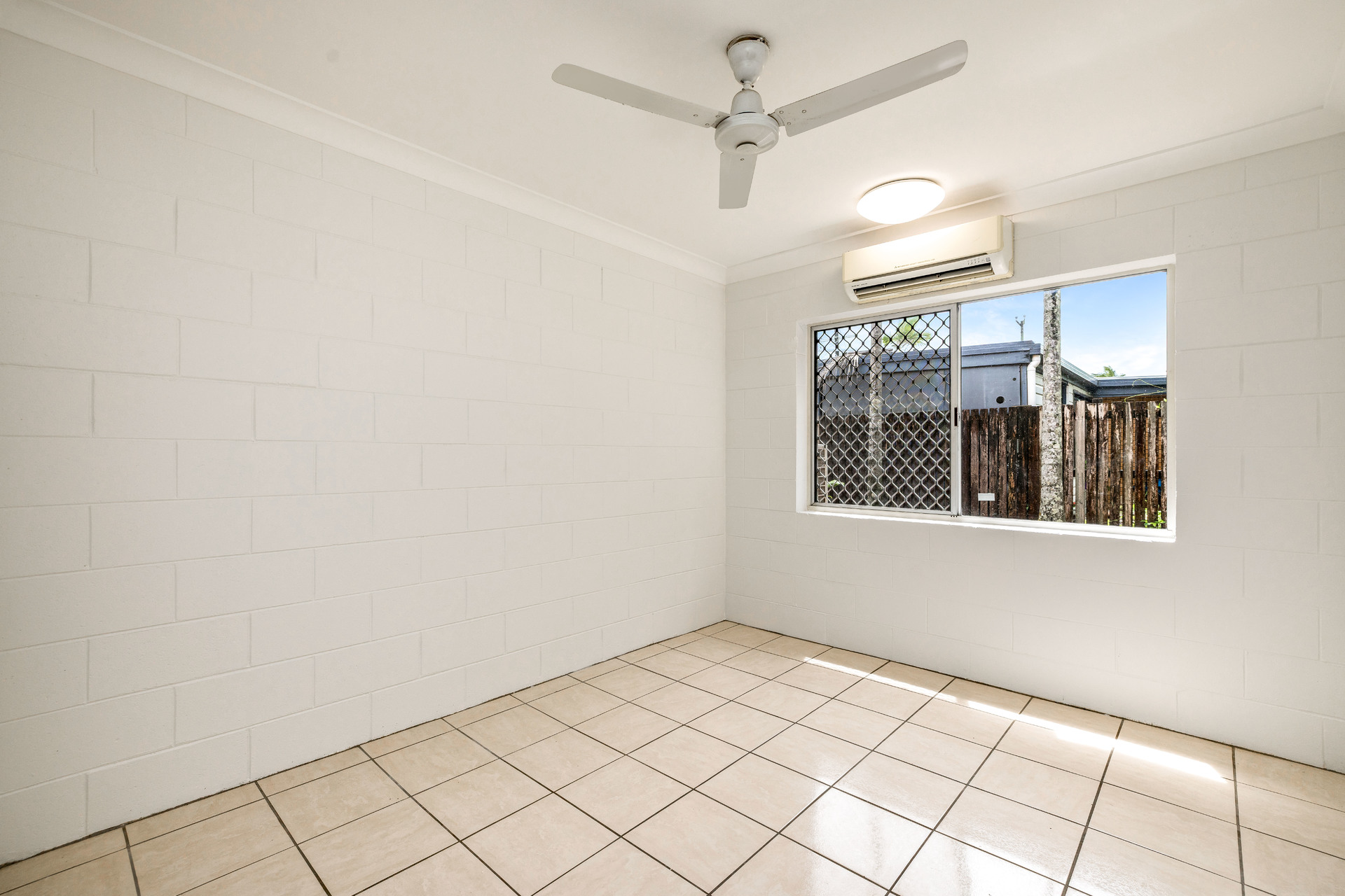 1 18 CURTIN STREET, WESTCOURT QLD 4870 - Image 8