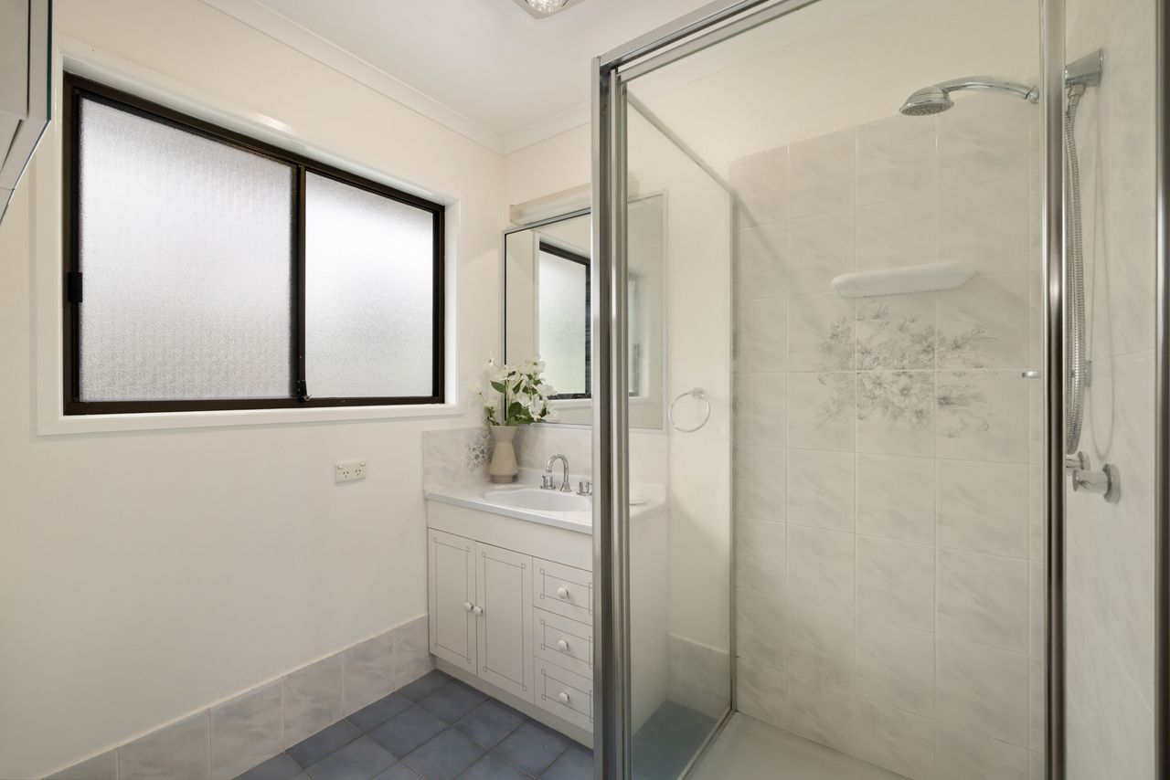 7-bedroom house at 6 MIRBELIA STREET, Kenmore Hills QLD 4069, Brisbane, Queensland