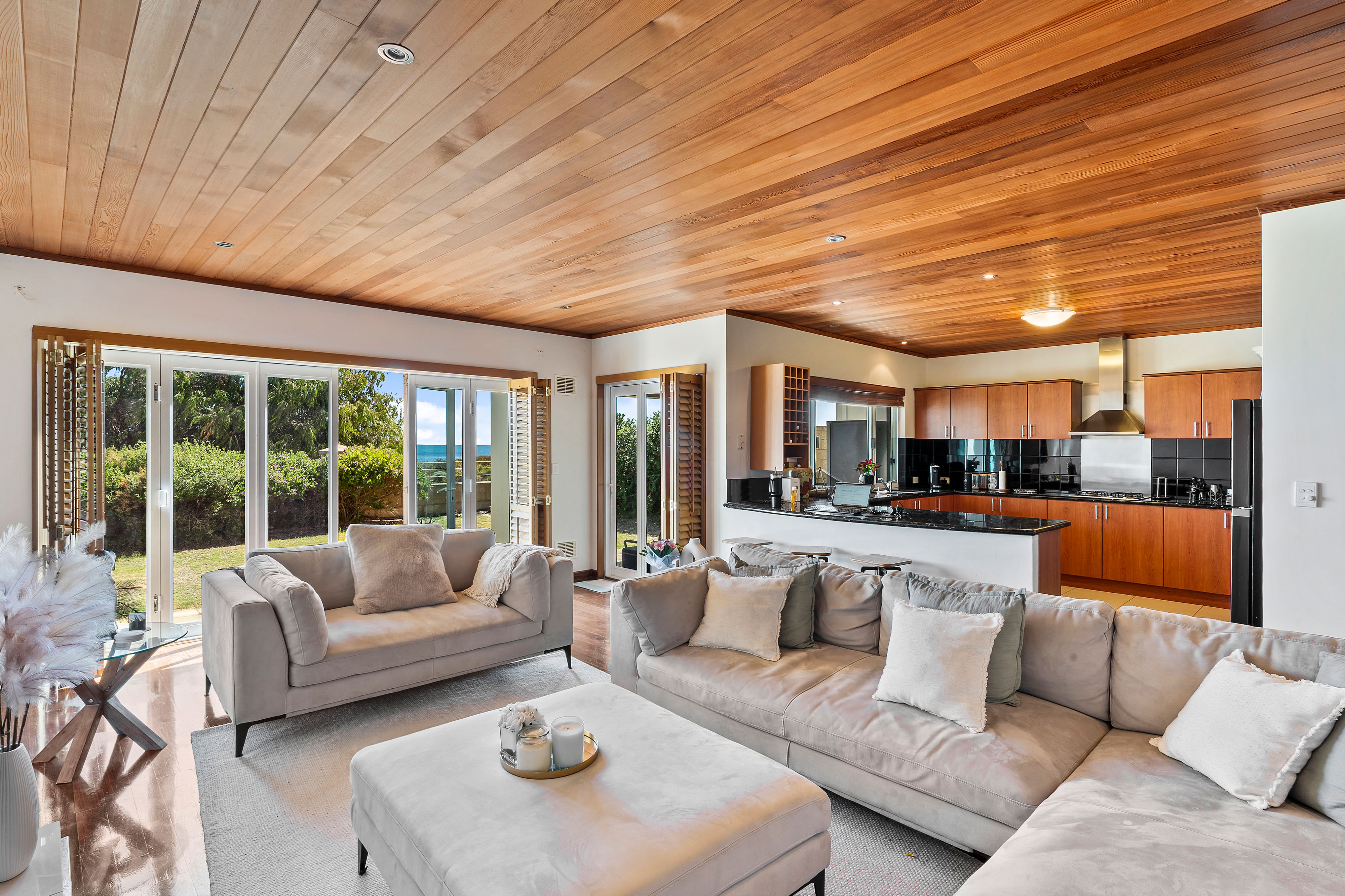 13 Beachview Court, Wannanup, WA 6210 - Image 4