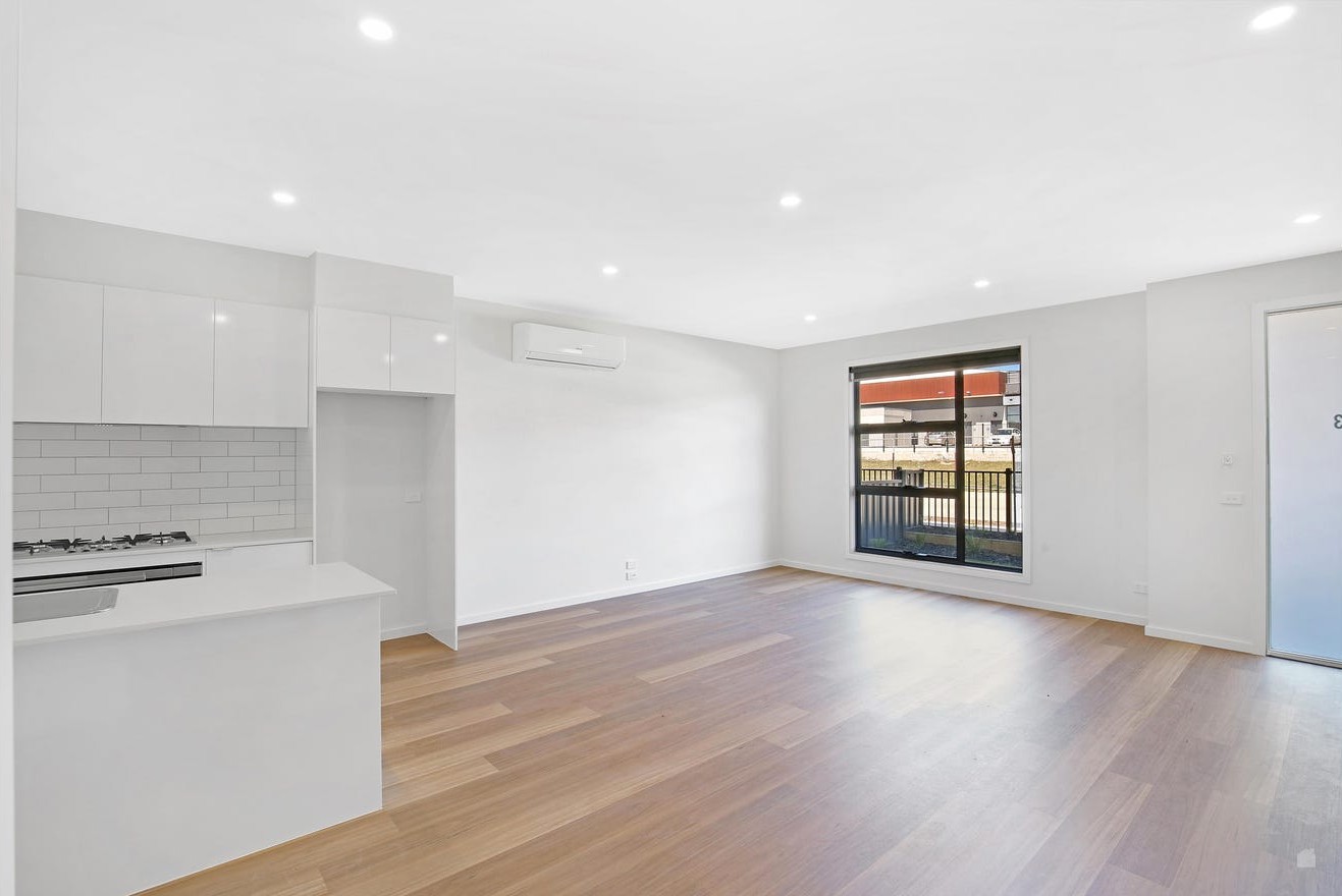 33 GLISTEN WAY, Craigieburn VIC 3064 - Image 1