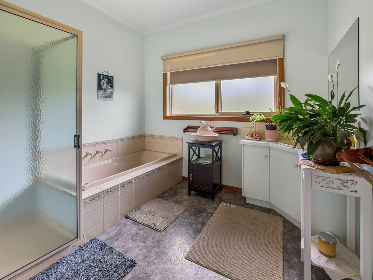 152 North Boundary Road, Hamilton, Vic, 3300 - Image 9