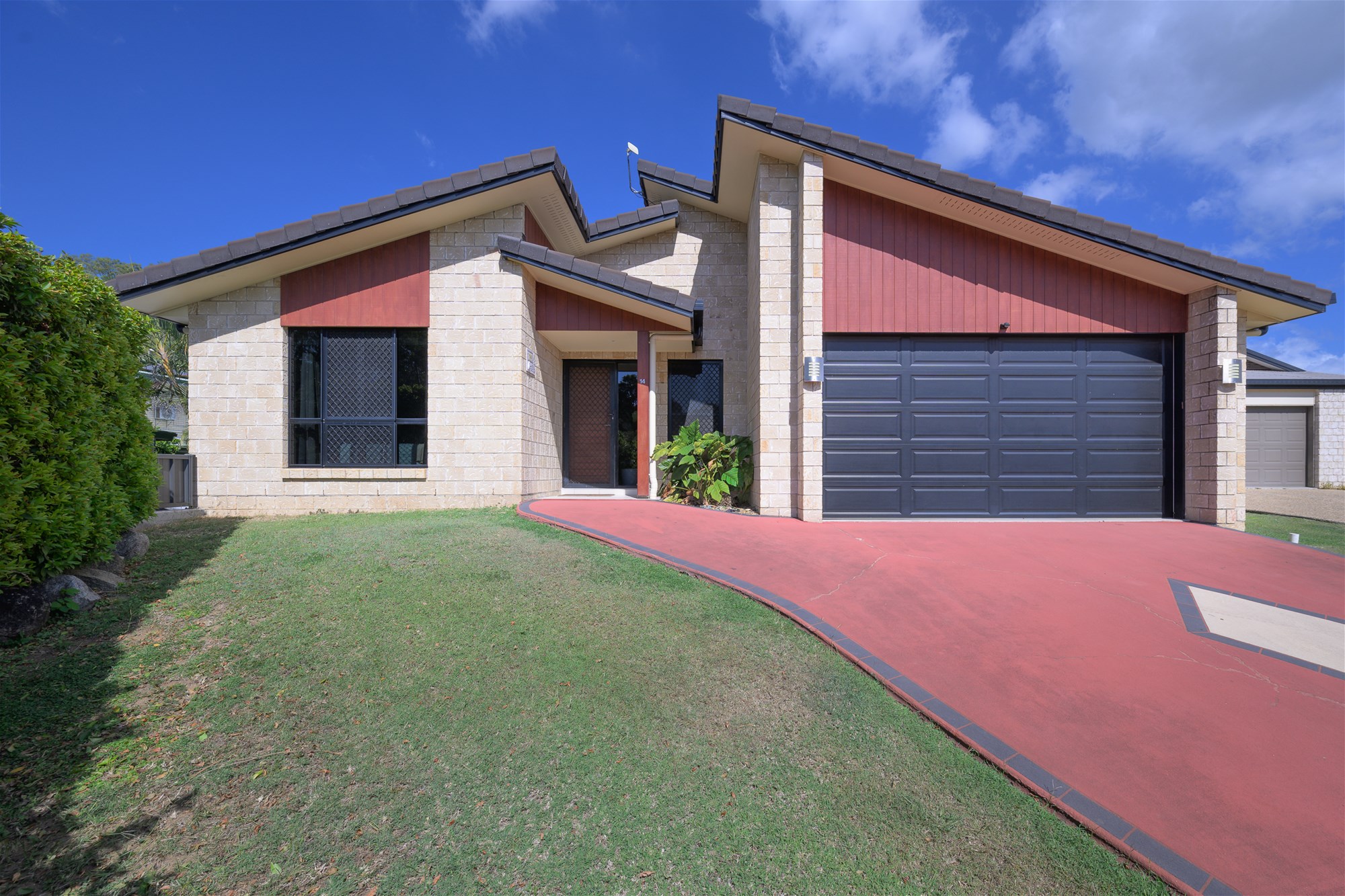 14 VALLEY VISTA COURT, West Gladstone QLD 4680 - Image 1