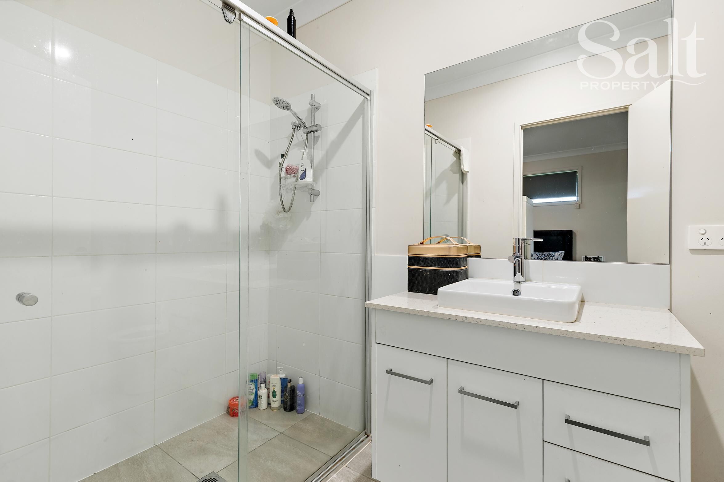 3-bedroom unit at 32 Gladioli Avenue, Hamlyn Terrace, NSW 2259, Central Coast (Nsw), New South Wales
