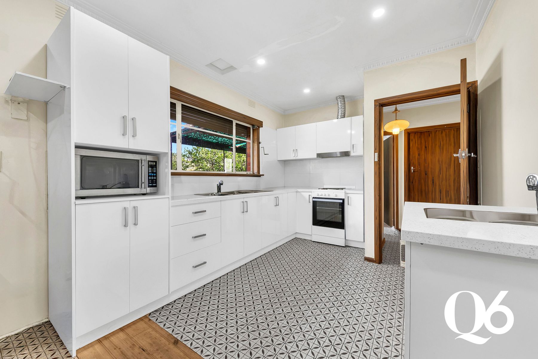 39 VINCENT AVENUE, St Albans VIC 3021 - Image 3