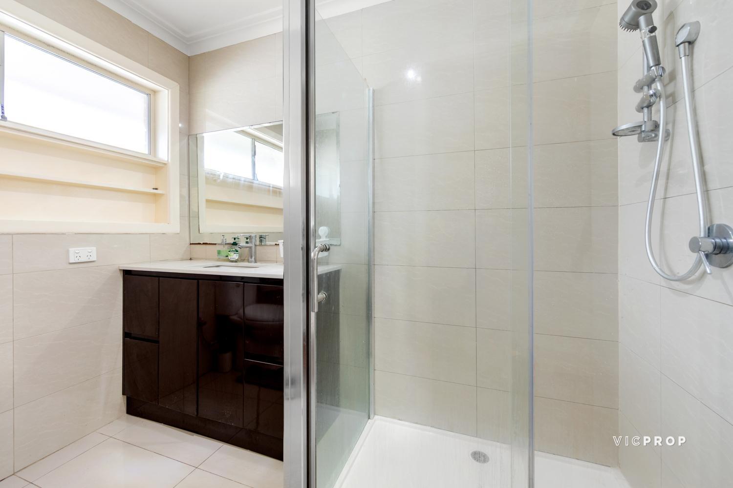 1/63 Walmer Avenue, St Albans, VIC 3021 - Image 7