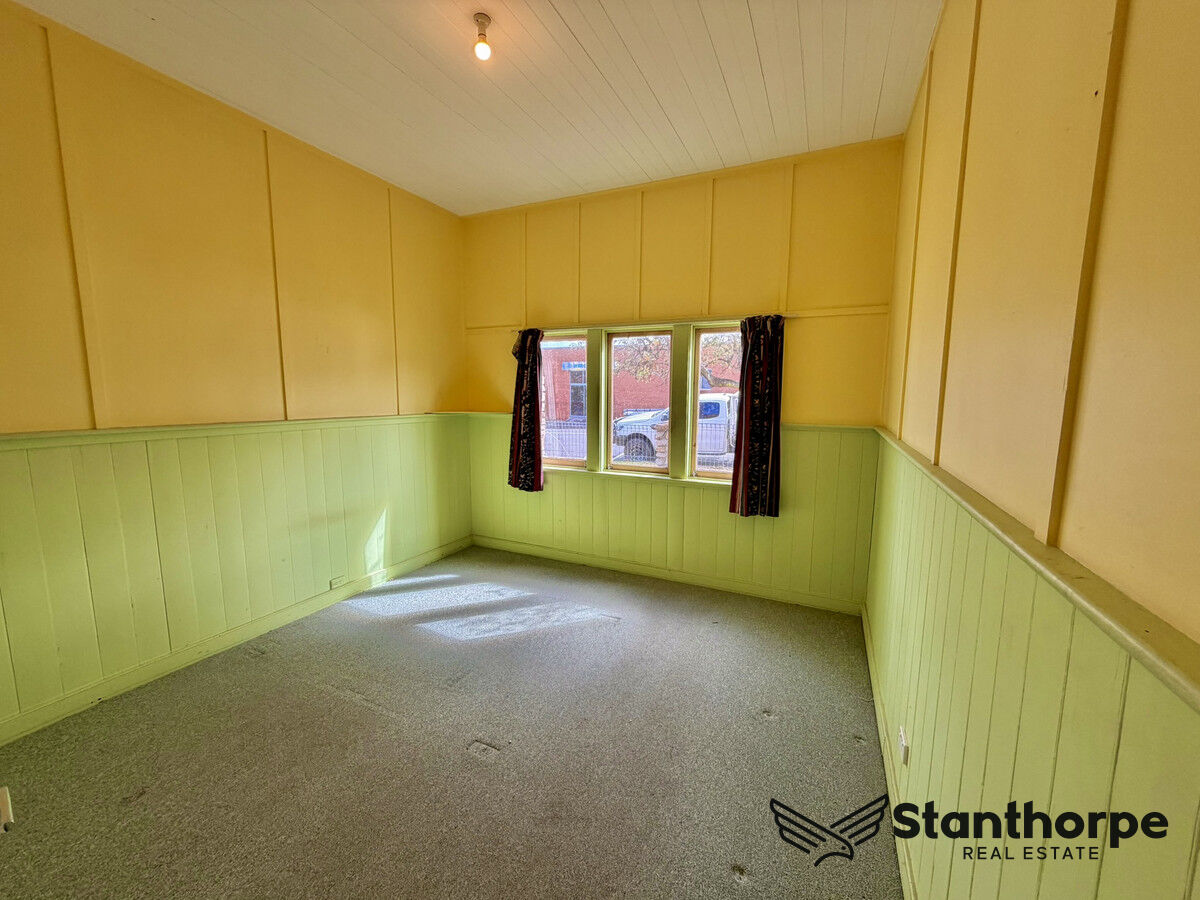 109 FOLKESTONE STREET, Stanthorpe QLD 4380 - Image 3