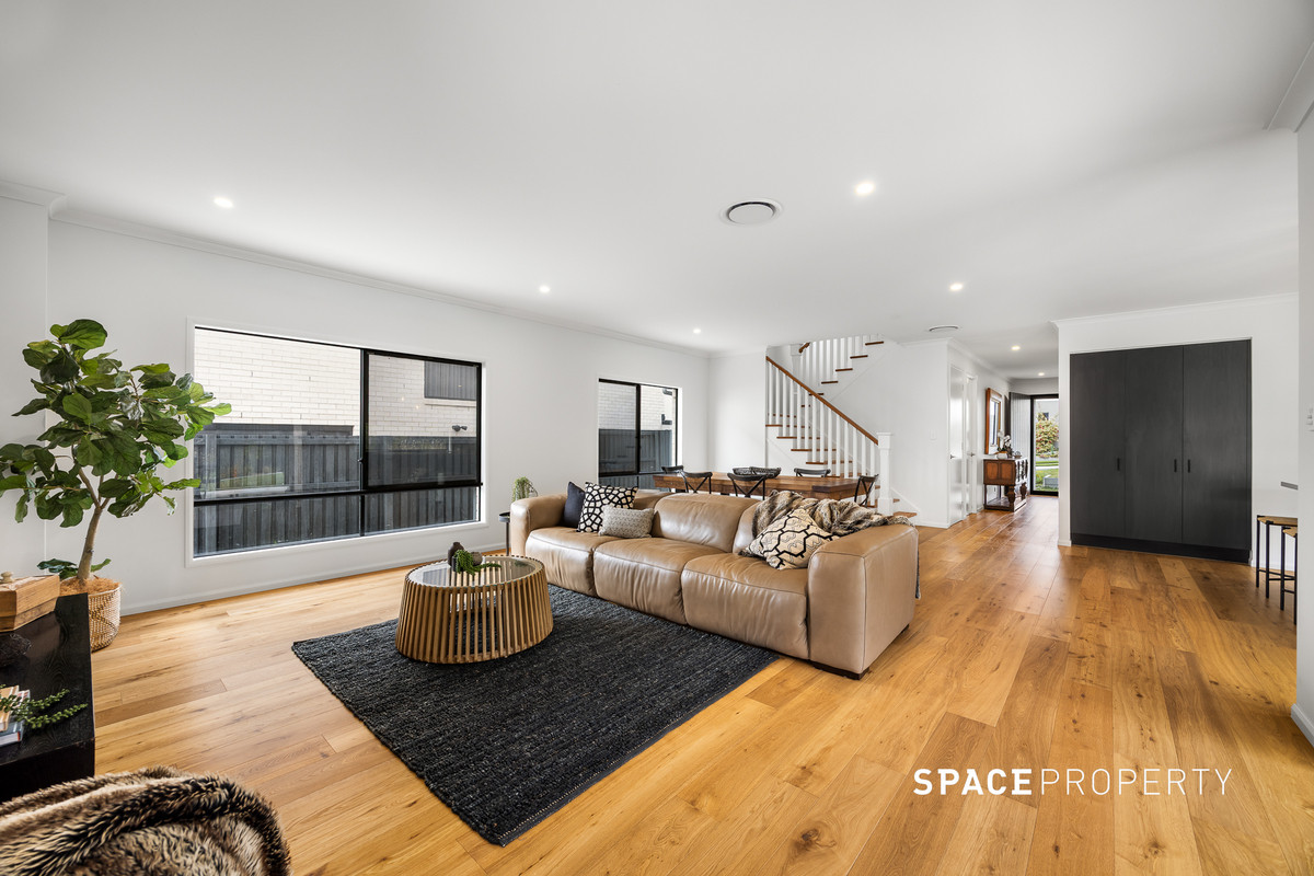34 SUNDOWN CIRCUIT, Upper Kedron QLD 4055 - Image 2