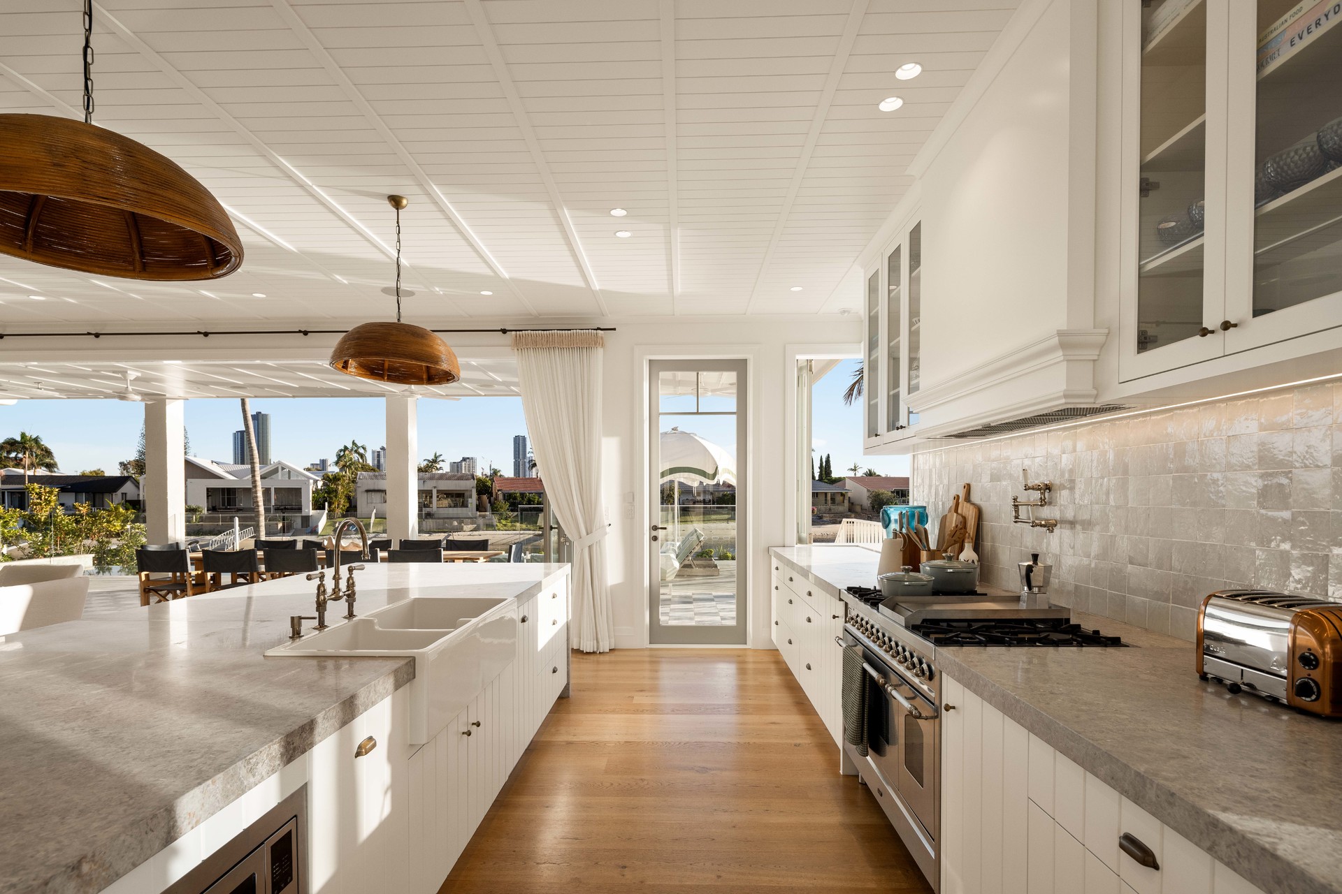 5 LA FRANCE Court, Mermaid Waters, QLD 4218 - Image 10