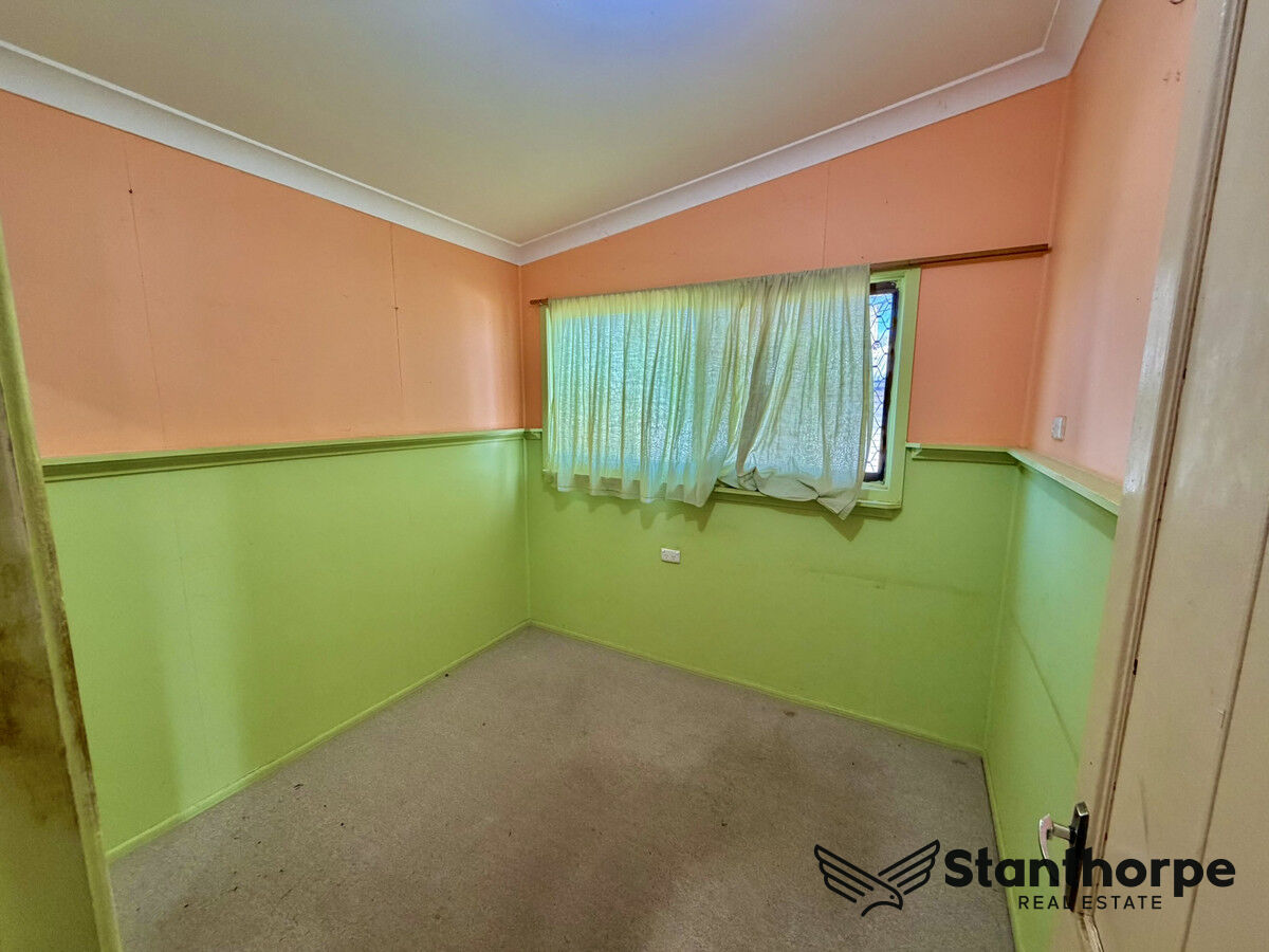 109 FOLKESTONE STREET, Stanthorpe QLD 4380 - Image 4