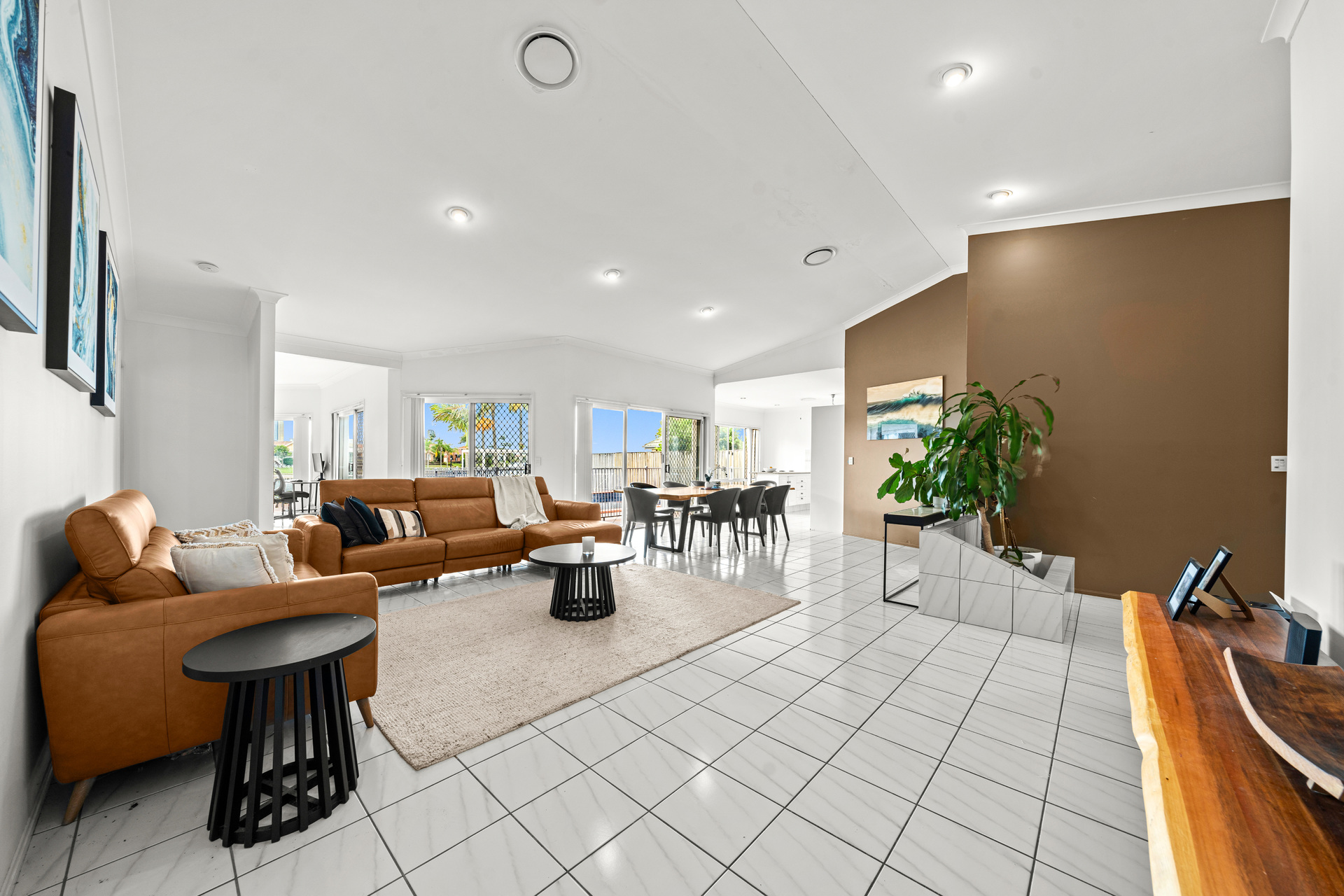 12 WANNEROO COURT, Mermaid Waters QLD 4218 - Image 8