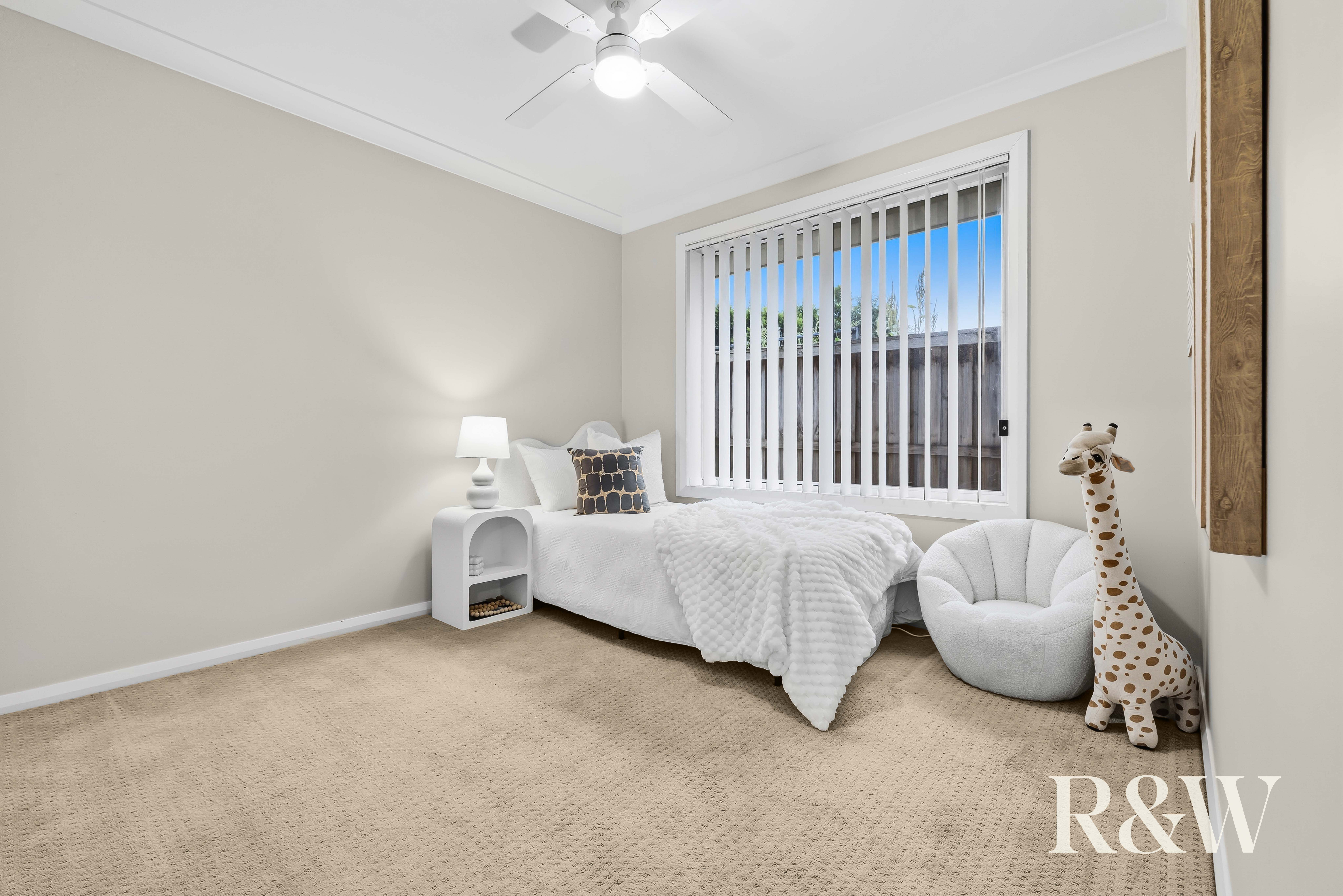 4-bedroom house at 10 Jarvisfield Place, Macquarie Links, NSW 2565, Campbelltown (Nsw), New South Wales