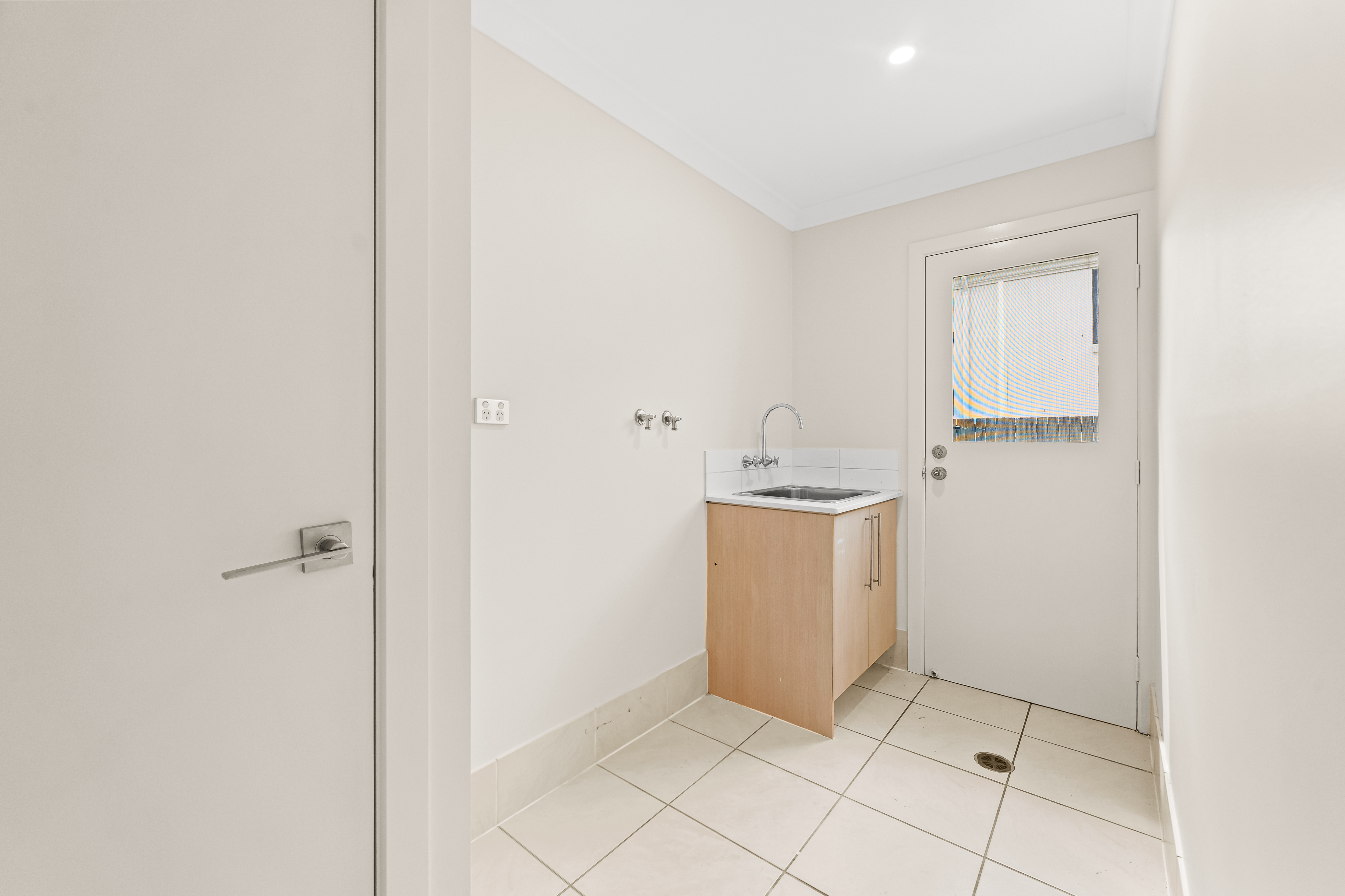 5-bedroom house at 129 Didbrook Street, Robertson, QLD 4109, Brisbane, Queensland