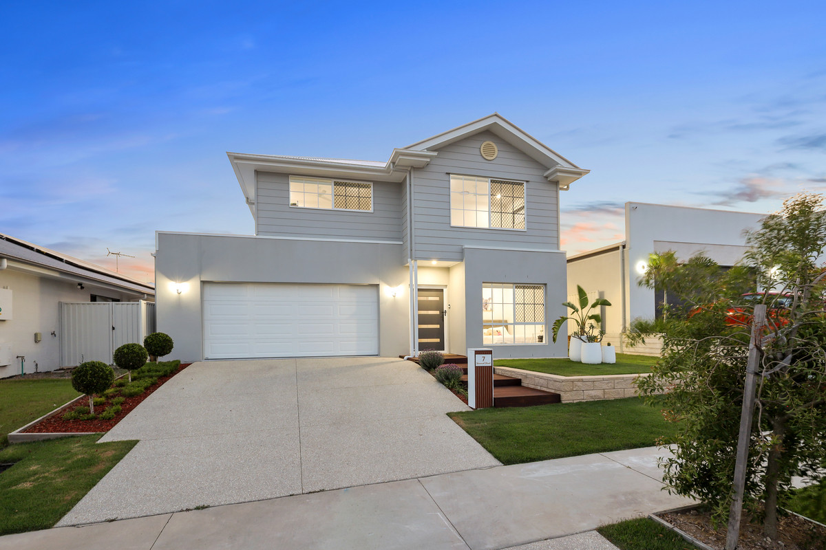 6-bedroom house at 7 Sherrard Street, Burpengary East, QLD 4505, Moreton Bay, Queensland