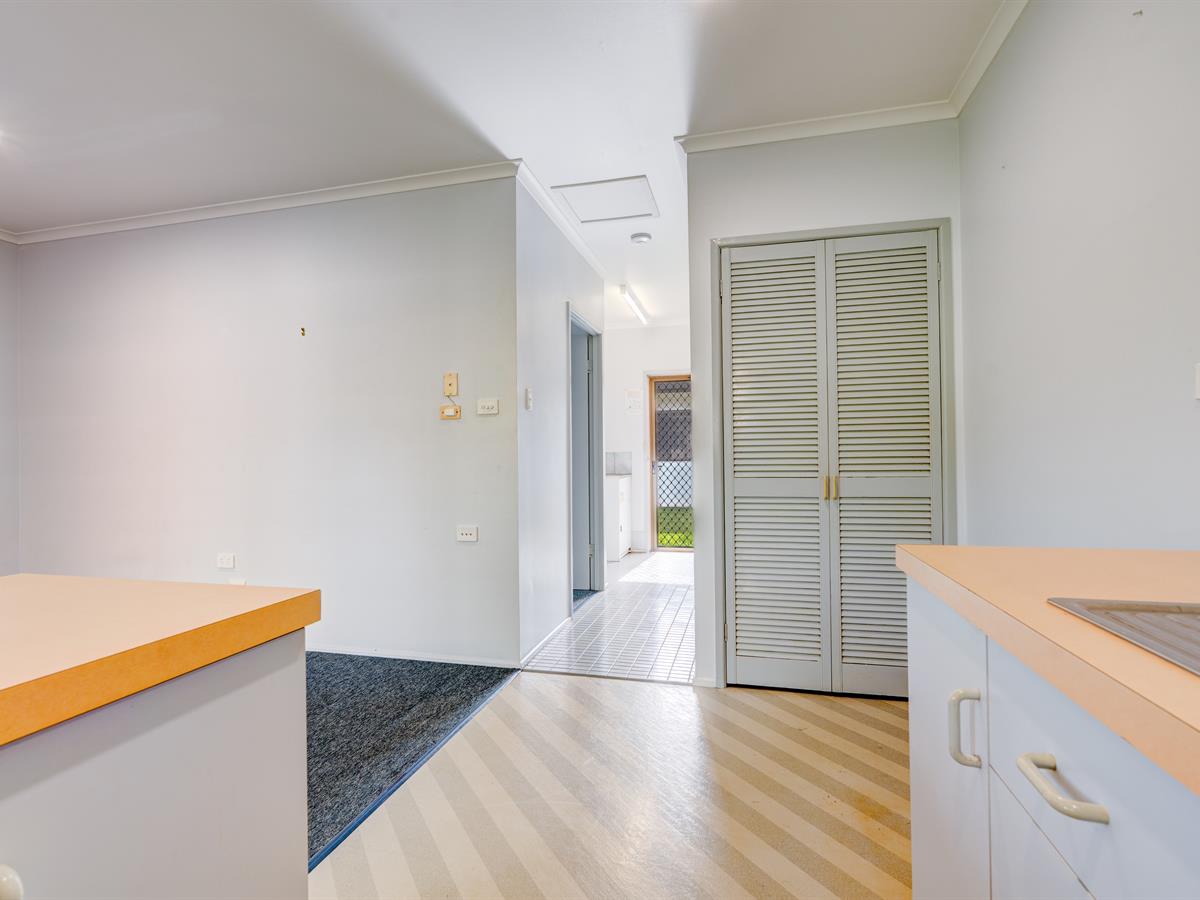 1-bedroom unit at GERALDTON GARDENS 19 1-3 BERGIN ROAD, INNISFAIL ESTATE QLD 4860, Cassowary Coast, Queensland