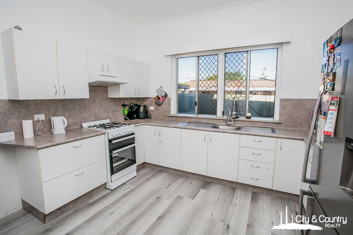 32 Isabel Street, Mornington, QLD 4825 - Image 3