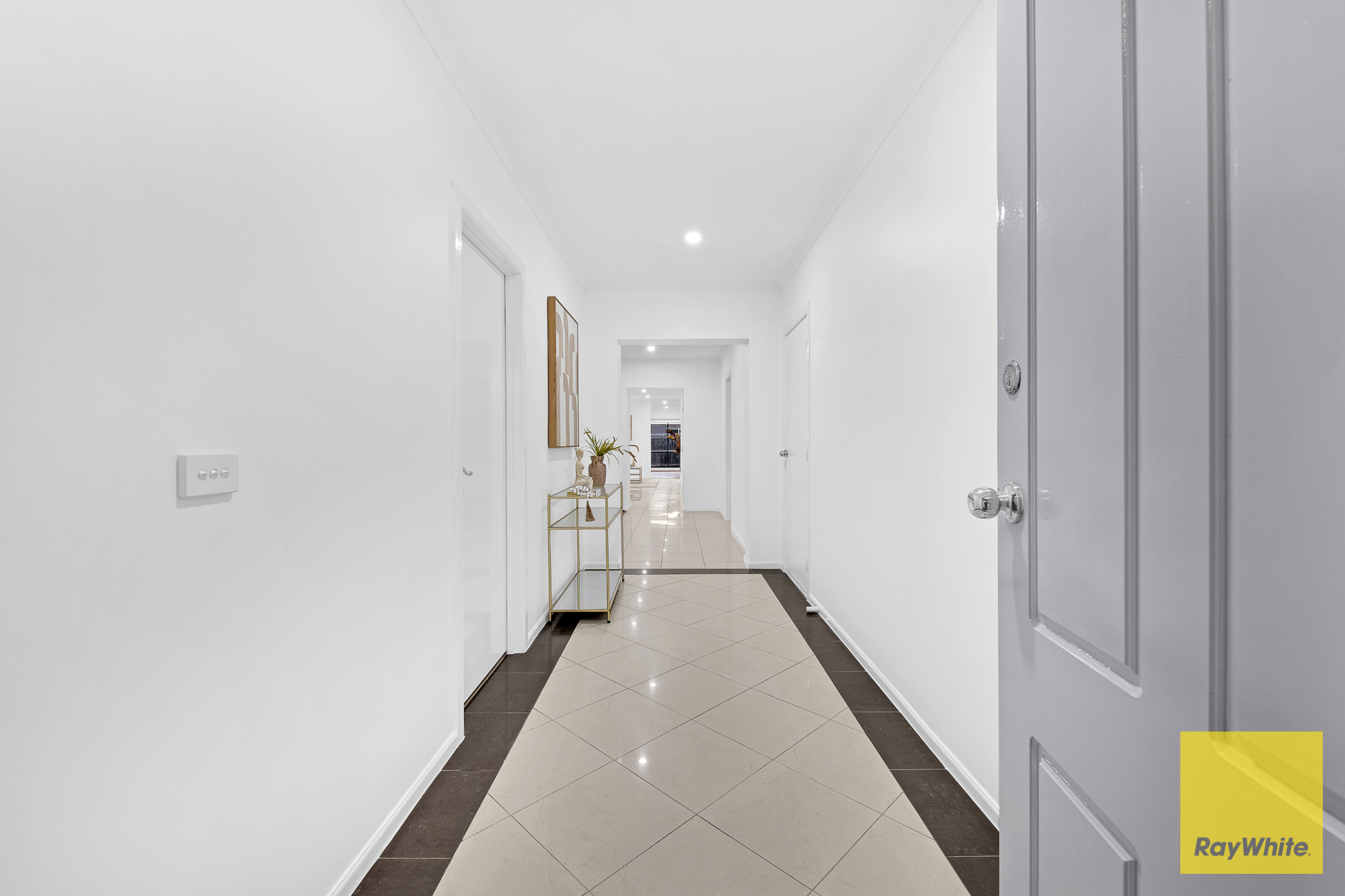 39 LEDA DRIVE, Tarneit VIC 3029 - Image 2