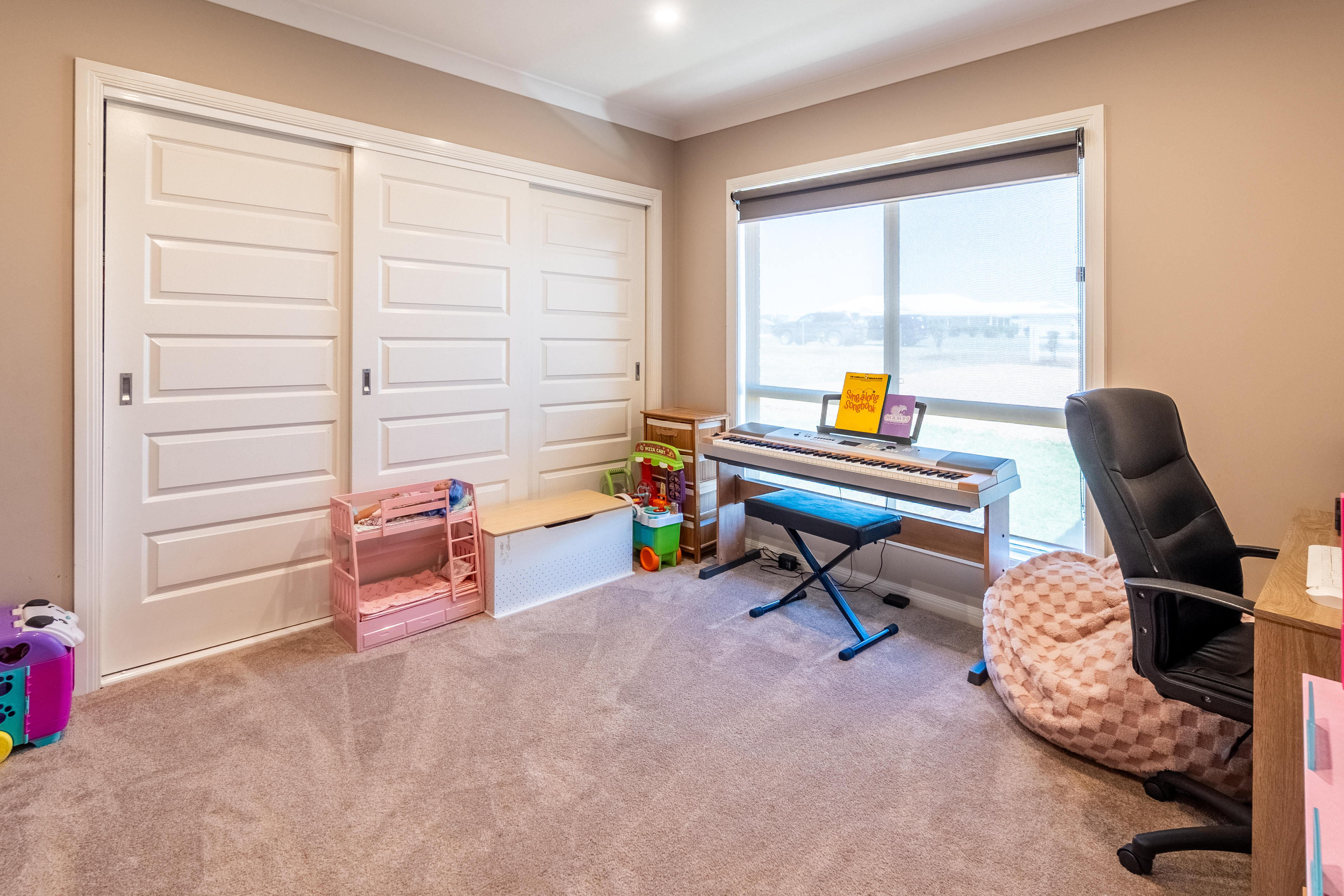 5-bedroom house at 9 Evatt Street, Temora, NSW 2666, Temora, New South Wales