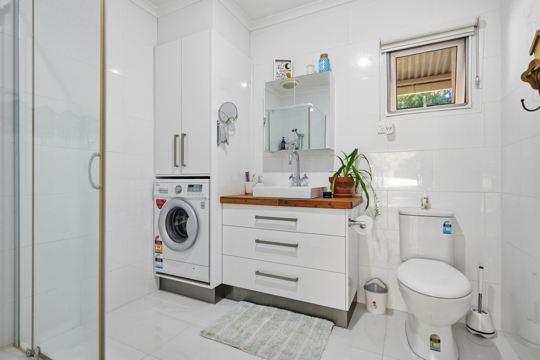 3-bedroom house at 33 Fairway Avenue, Golden Beach, VIC 3851, Wellington, Victoria