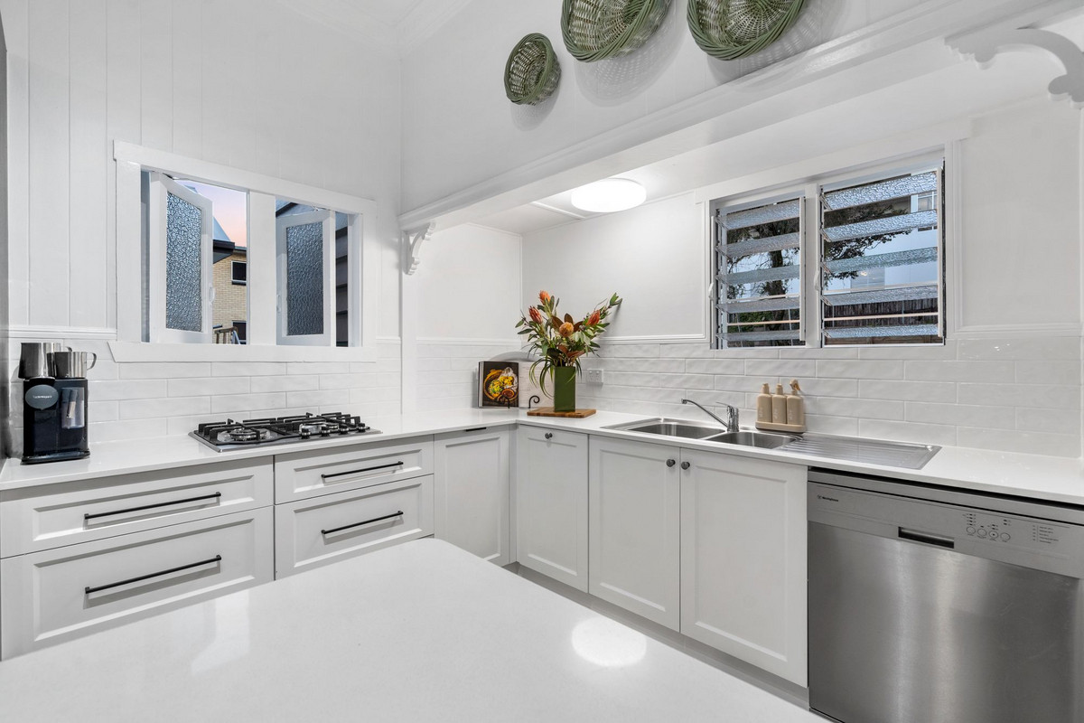 404 ENOGGERA ROAD, Alderley QLD 4051 - Image 4