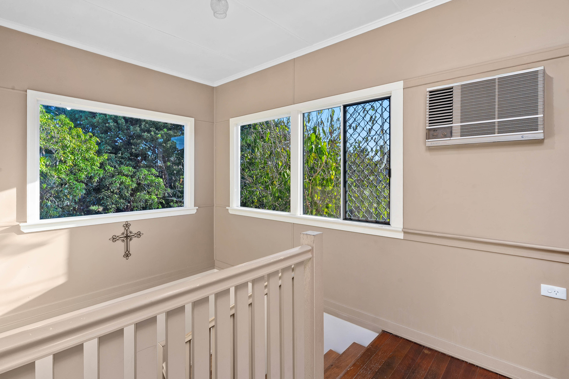 258 ELPHINSTONE STREET, Koongal QLD 4701 - Image 10