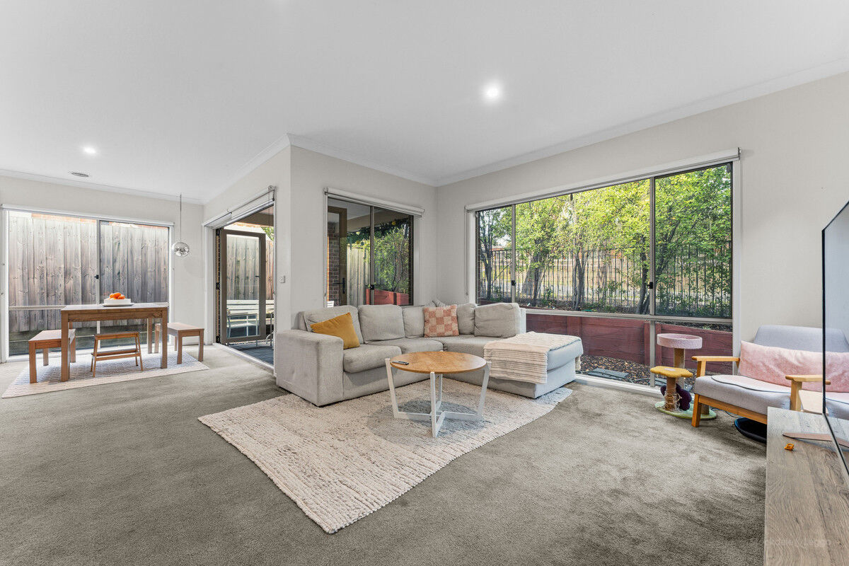 7 1-5 MEABY DRIVE, PAKENHAM VIC 3810 - Image 2