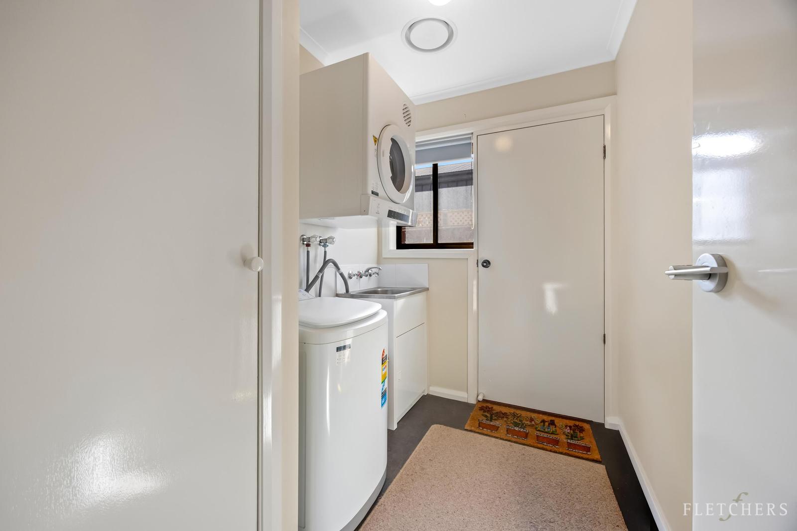 UNIT 2 411 DRUMMOND STREET SOUTH, Ballarat Central VIC 3350 - Image 9