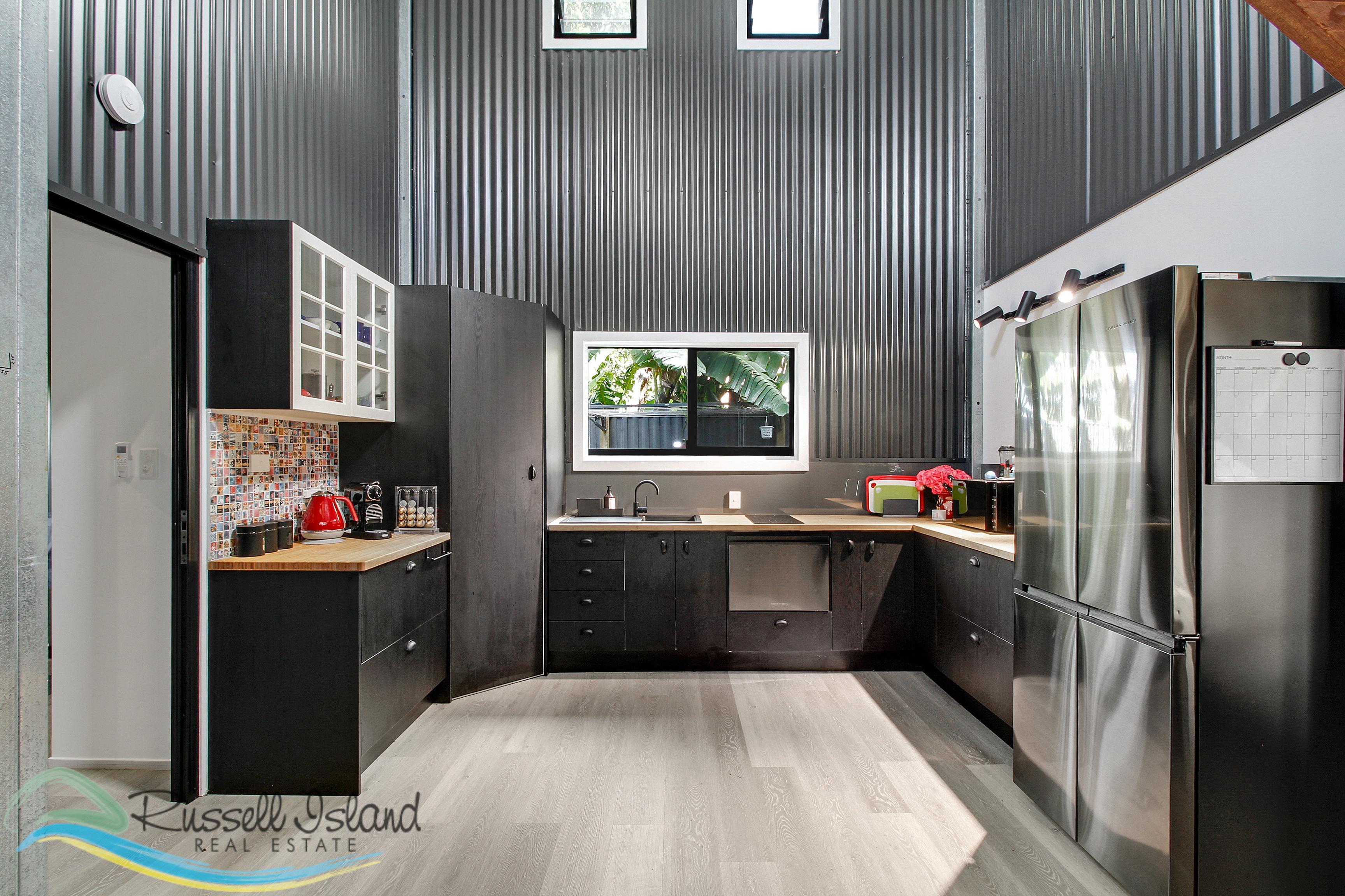 6 Vista Street, Russell Island, Qld, 4184 - Image 2